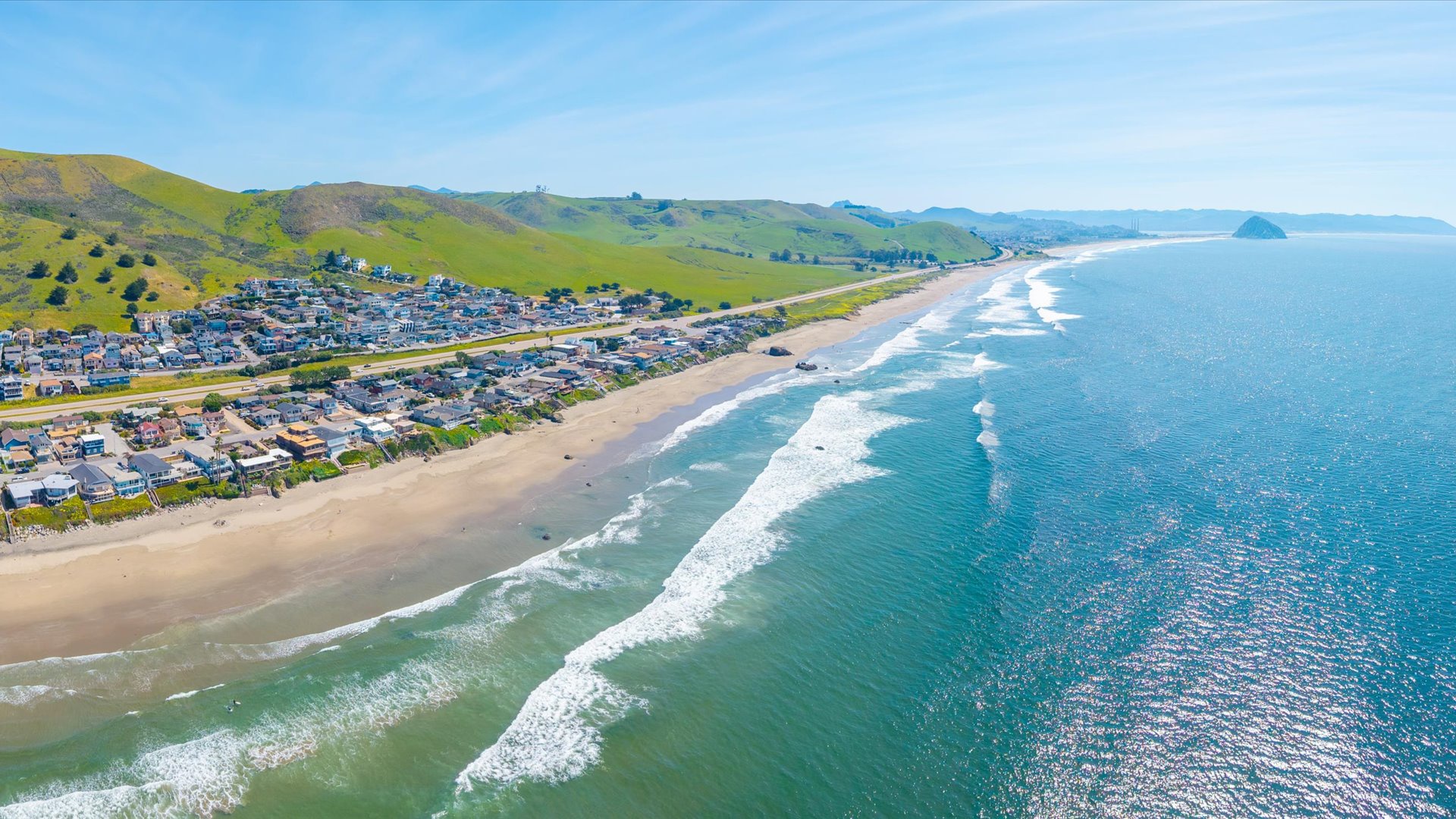 Cayucos Beach and the Pacific ocean calling you to come visit