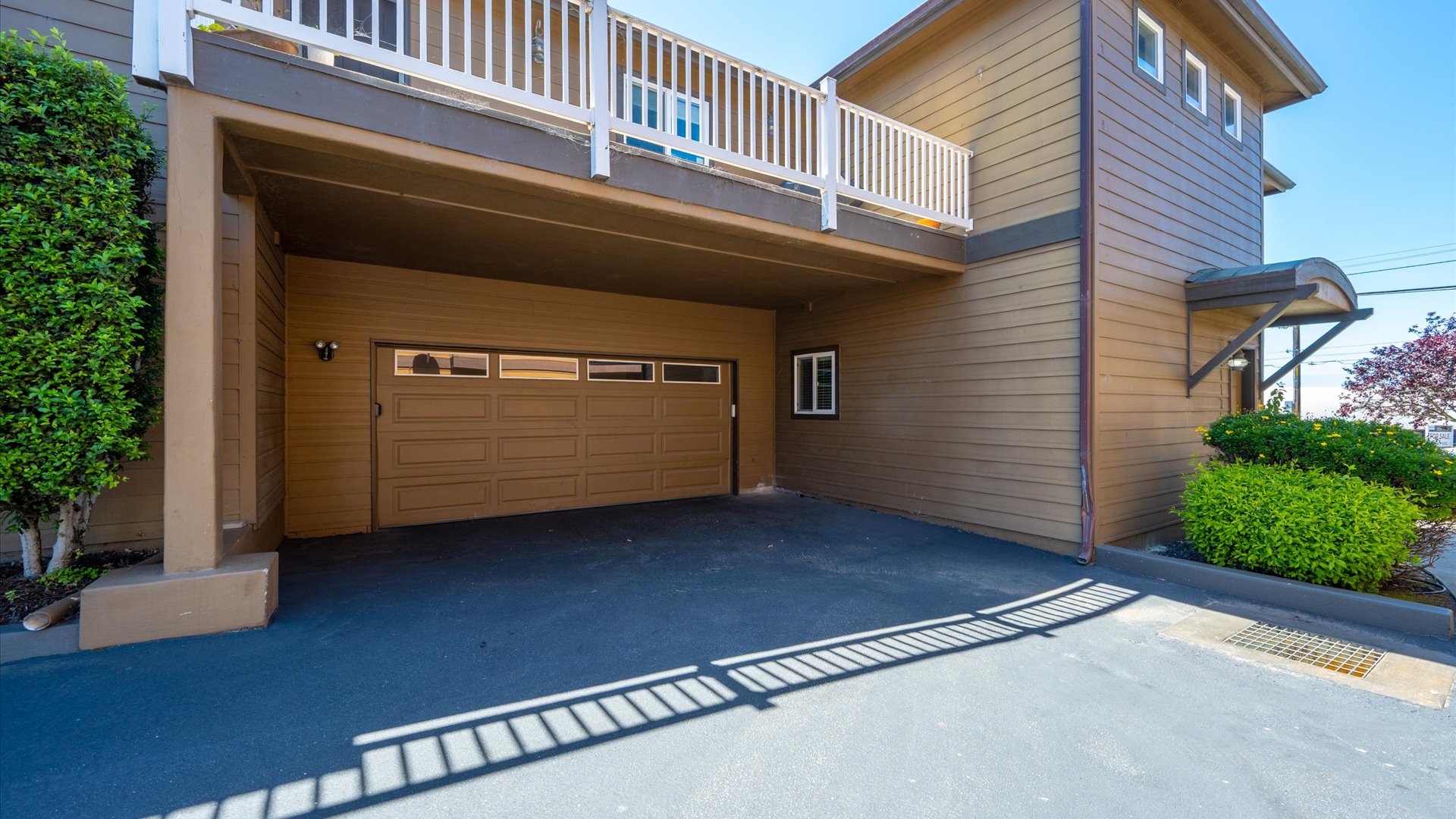 Two car garage for guest use