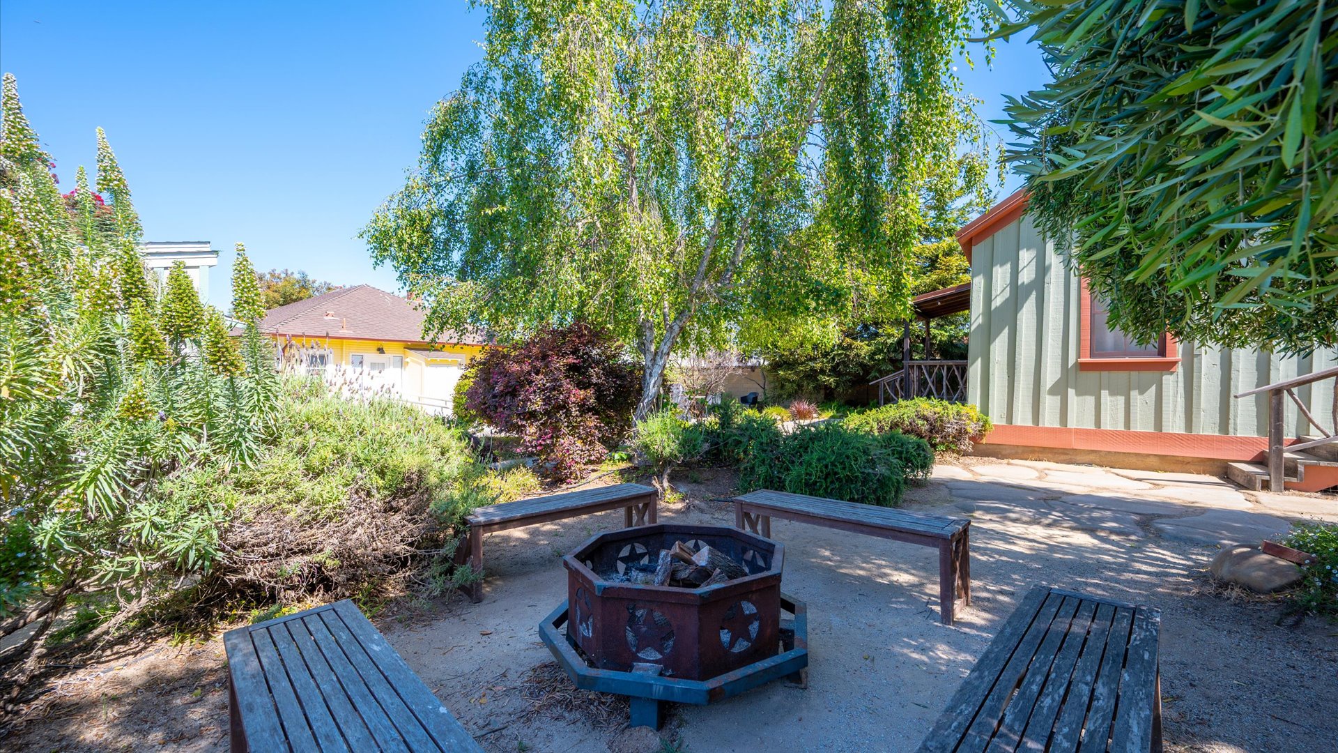 This historic property offers wonderful outdoor spaces for your group to gather, enjoy peaceful evenings under the stars surrounded by lush garden greenery and the open sky.