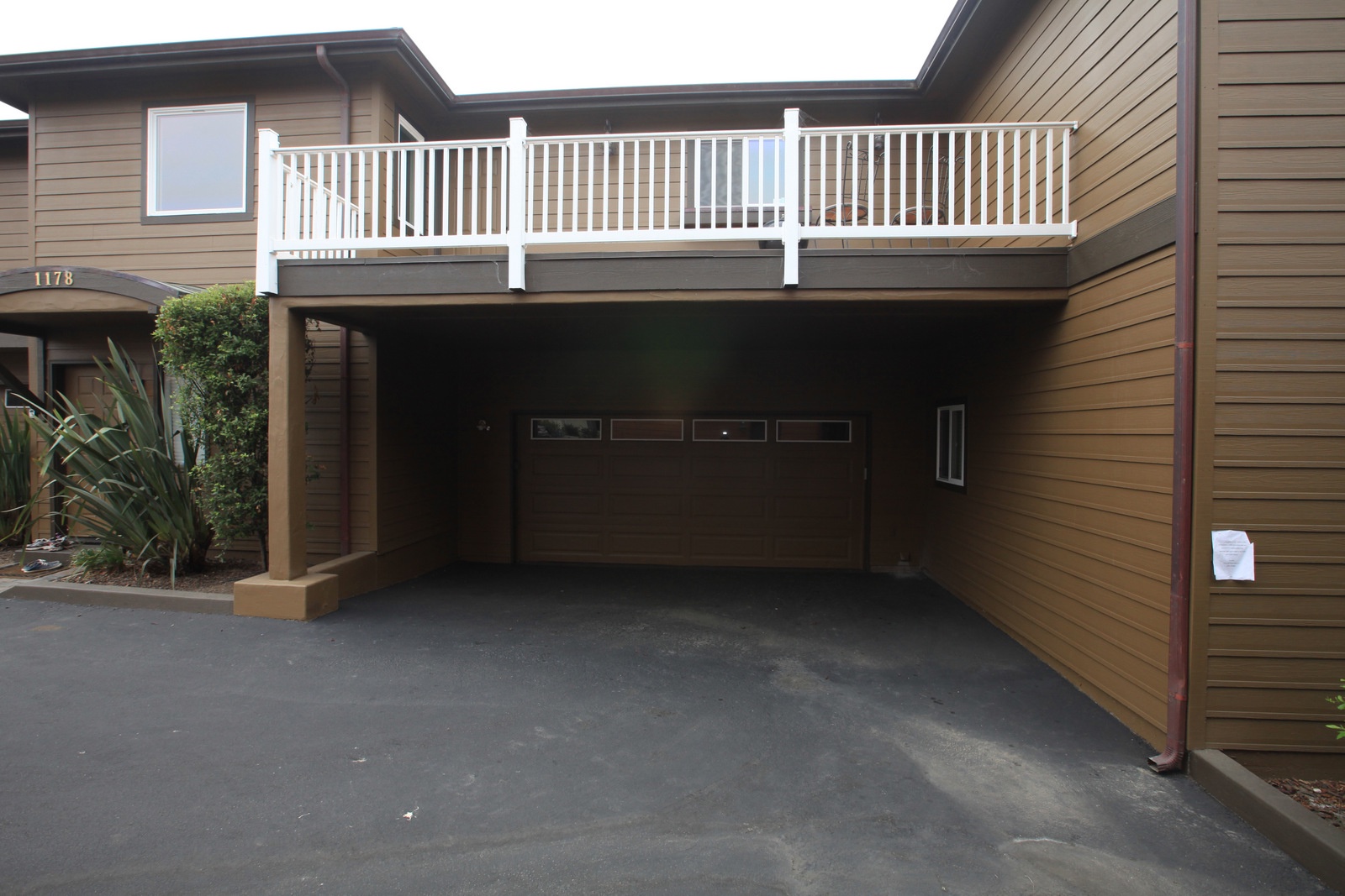 2 car garage for guest use.