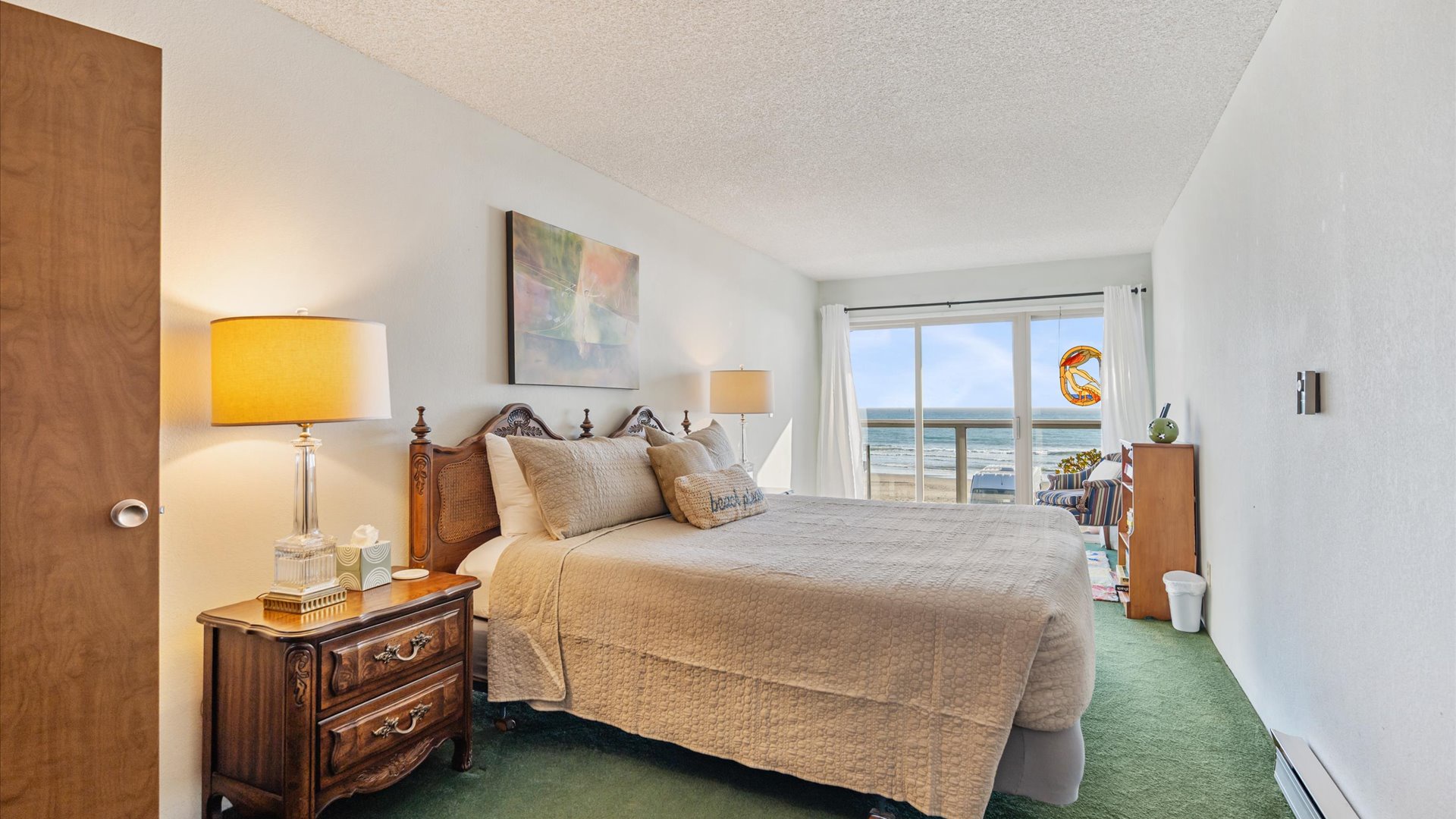 Wake up to stunning ocean views with golden morning light streams through the windows.