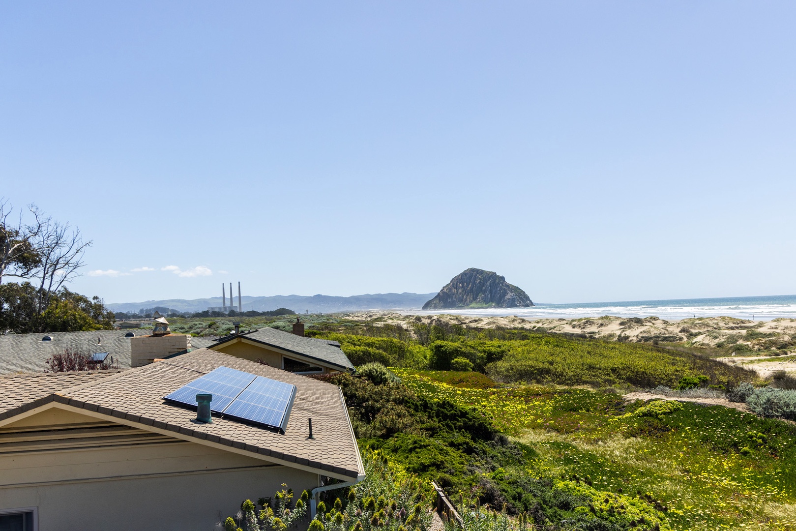 Beach and rock views from the living areas