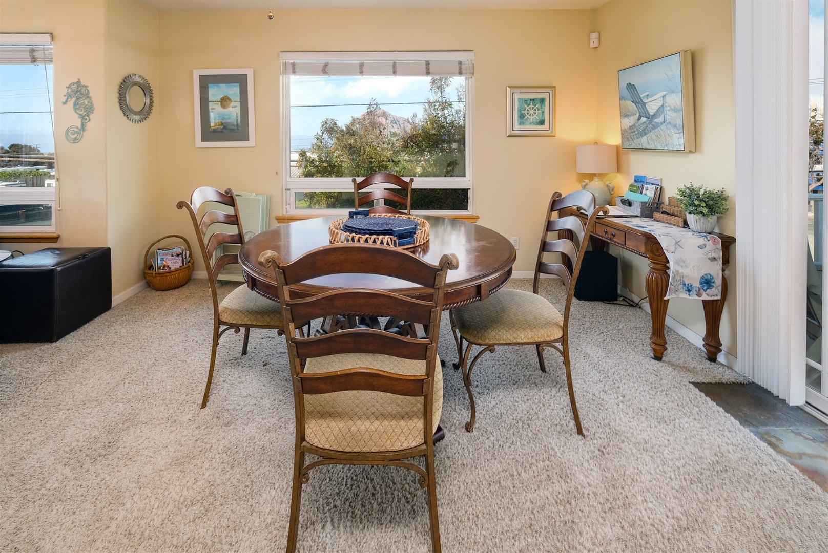 Dining area with access to the balcony through the slider