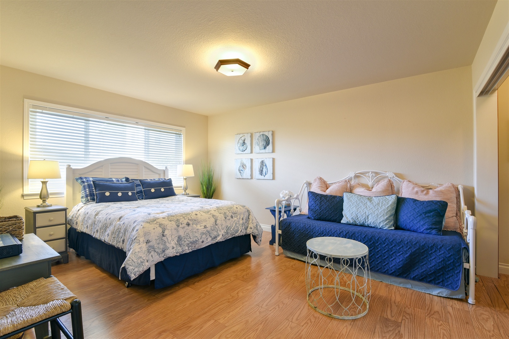 Downstairs second bedroom with Queen bed and twin trundle bed