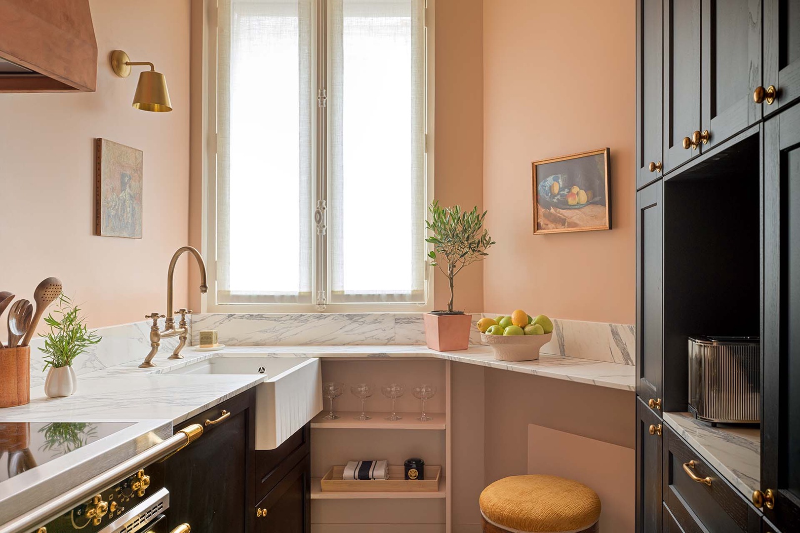 Gourmet kitchen is a dream for cooking at home!