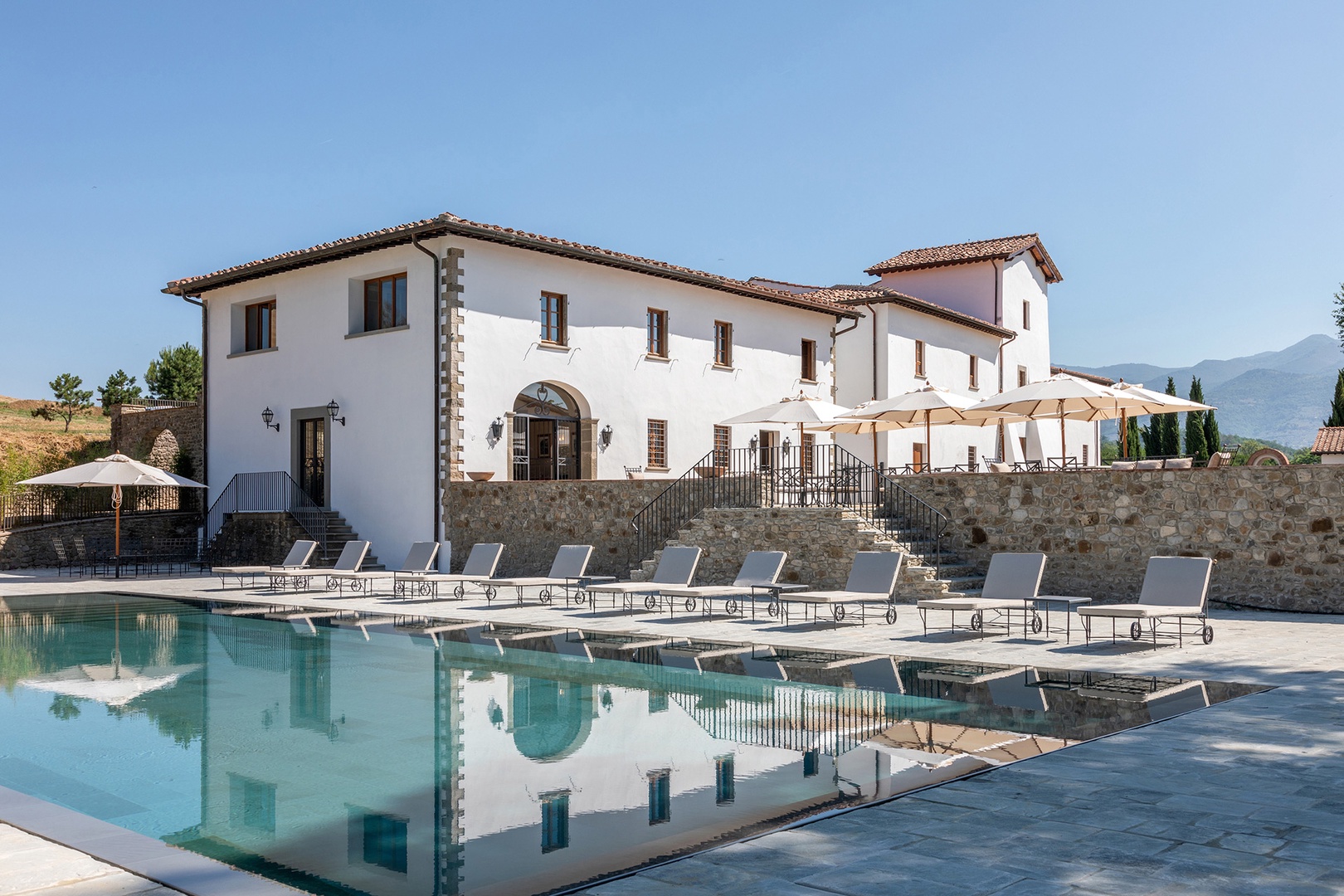 Pool in common area. The building with the restaurant is behind it.