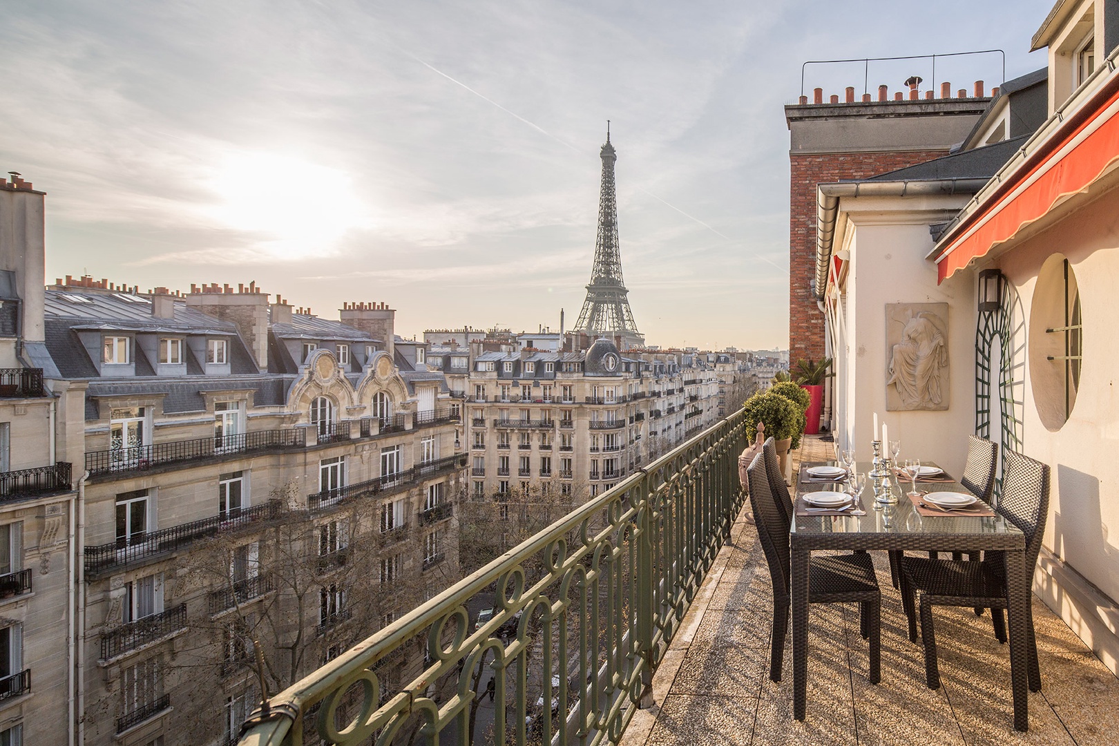 View of the Eiffel Tower: a stunning point of view