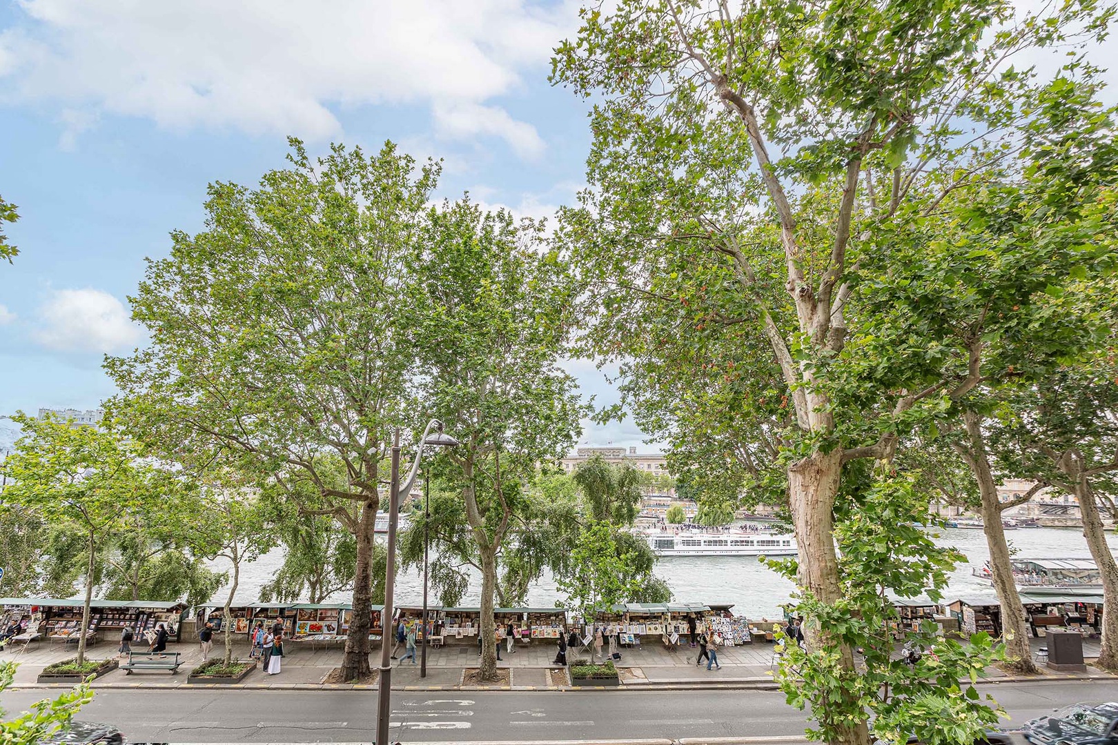 Fantastic Right Bank location and view of the Seine!