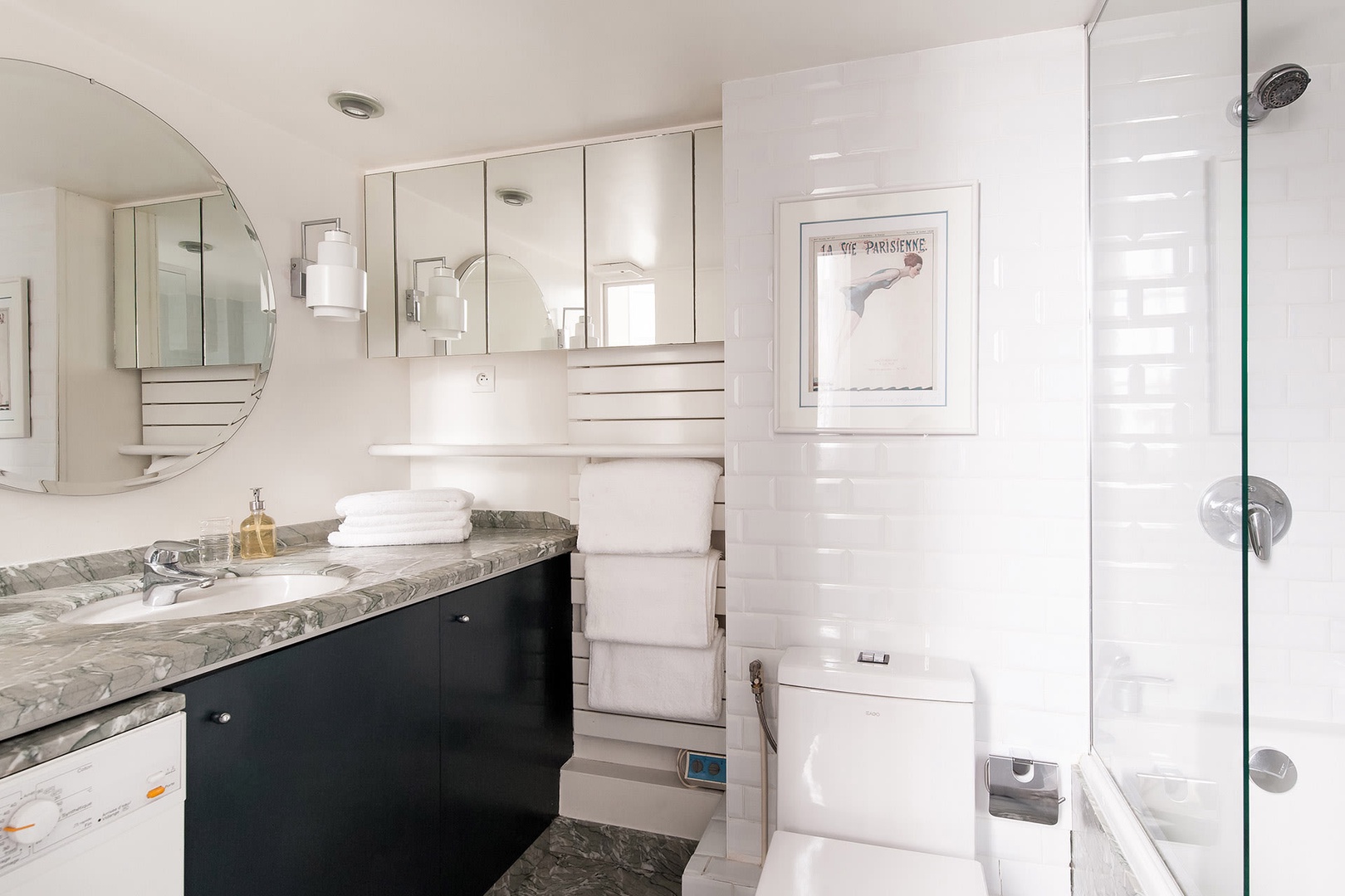 Spacious bathroom located next to the bedroom.