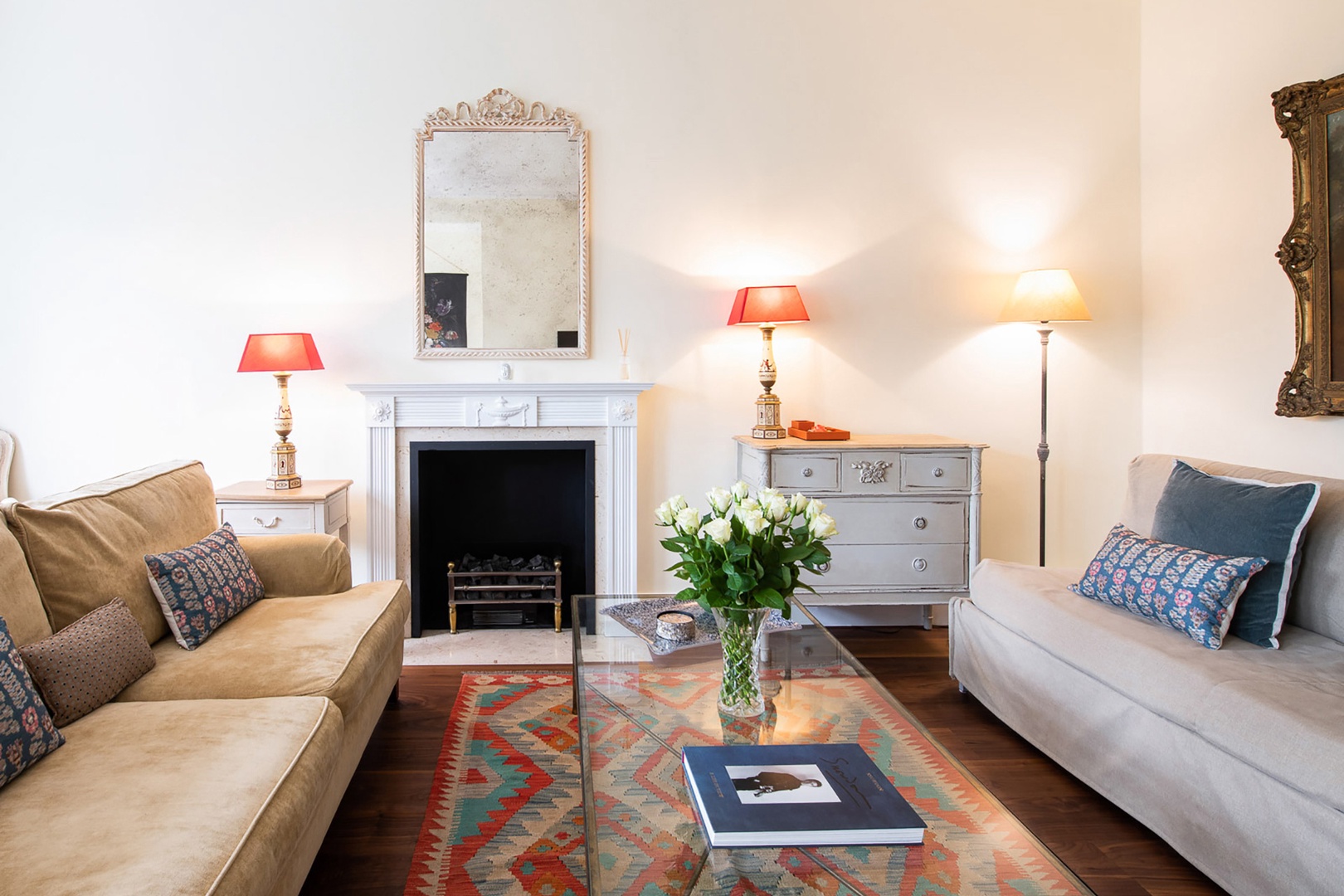 Two comfortable sofas in the living room.