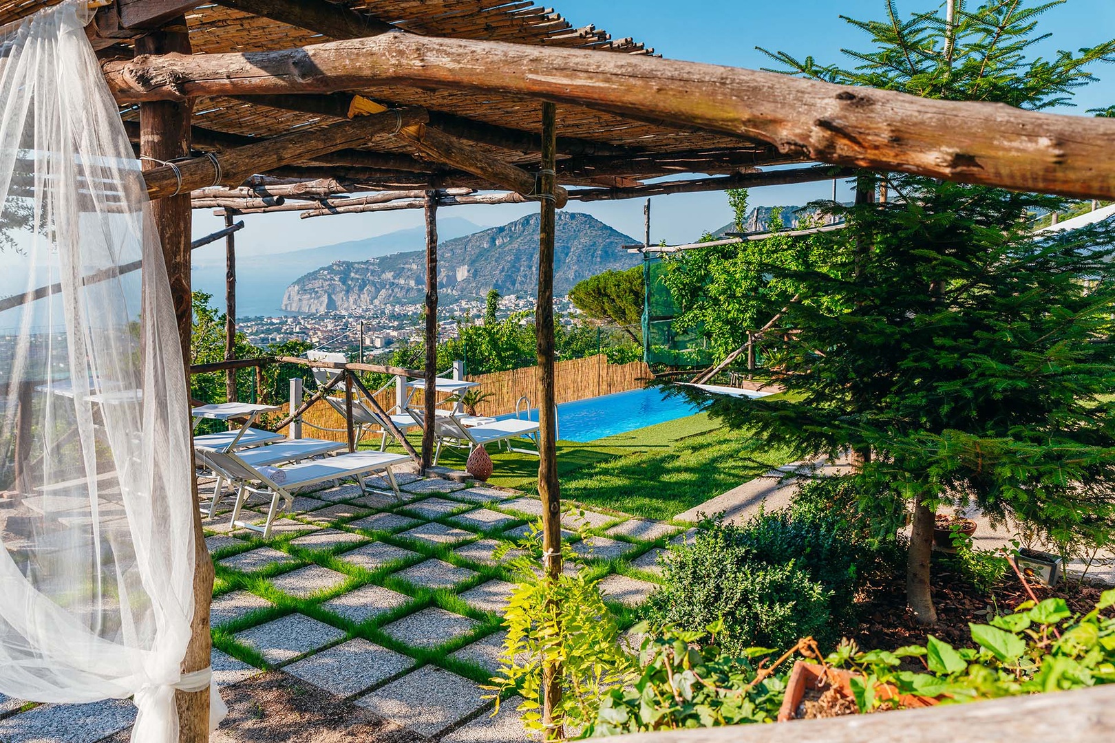 Plenty of space for family and friends to relax.