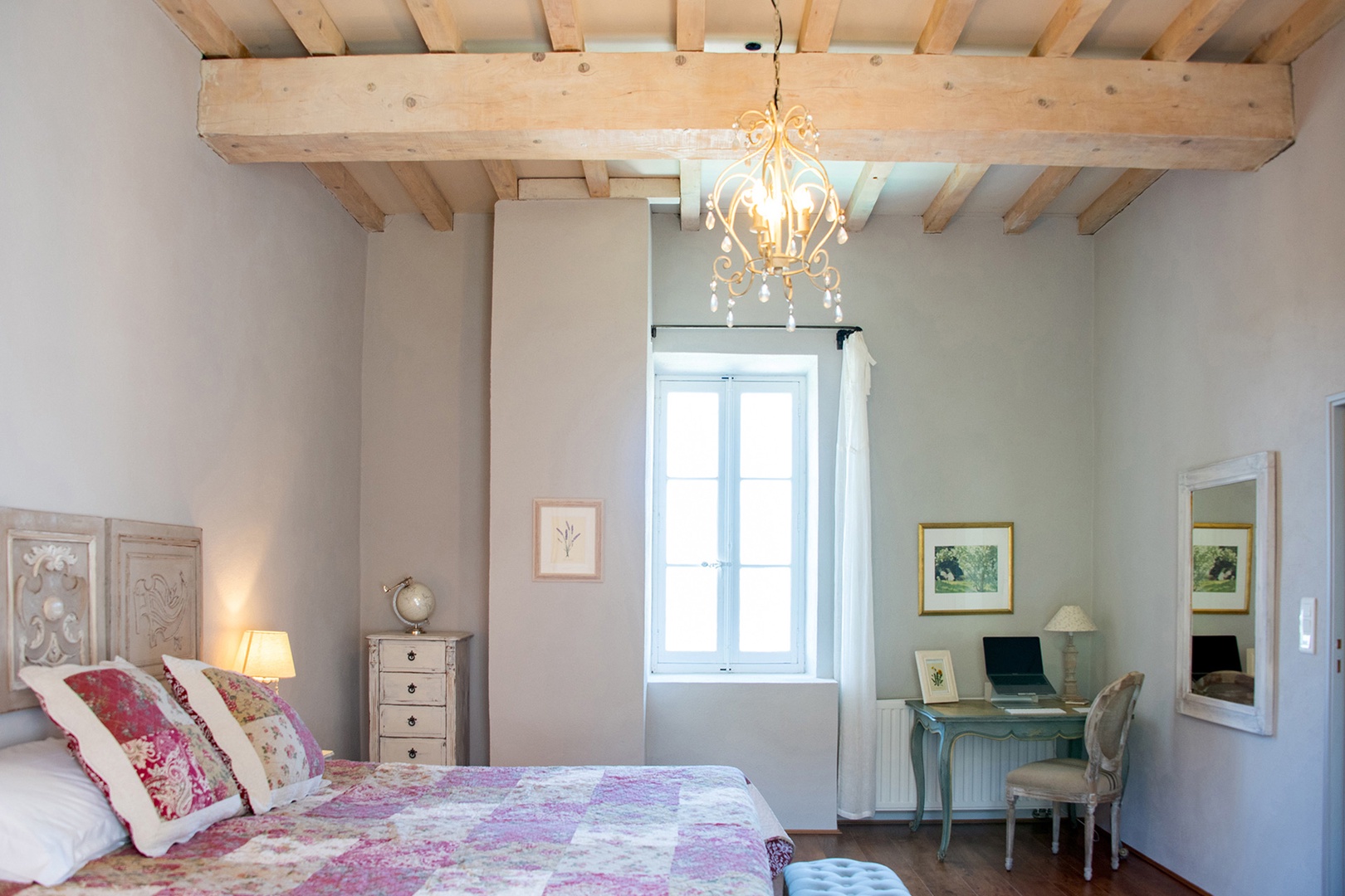 Writing desk in bedroom 3.