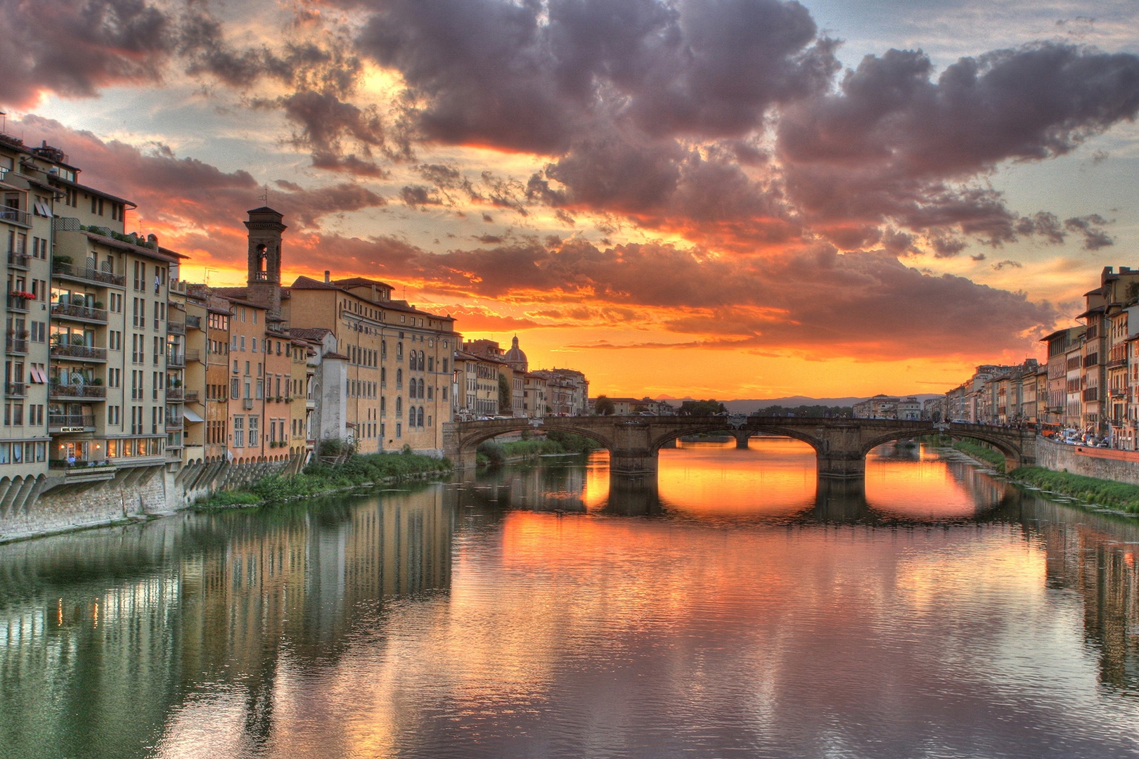 A stroll along the Arno is especially lovely at sunset.