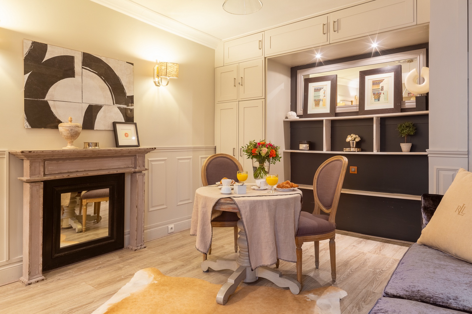 Enjoy French breakfast or traditional apéro by the chic fireplace.