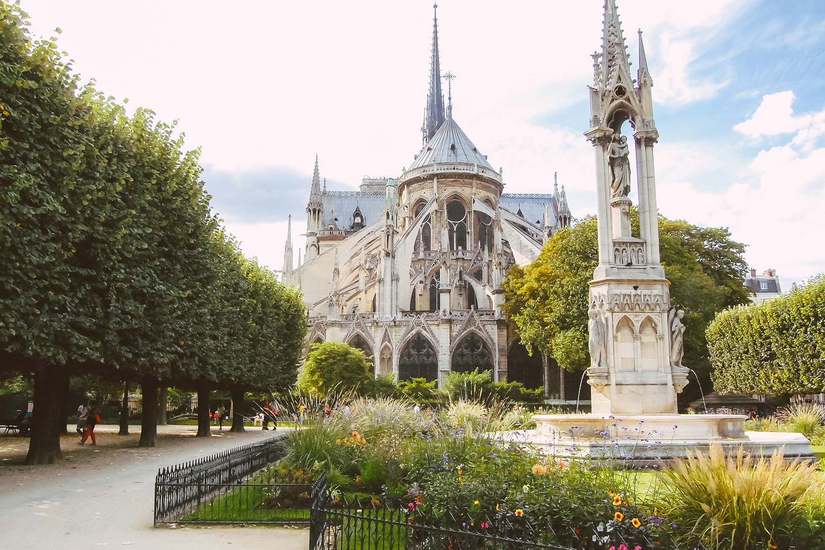 Walk over to the gardens of the Notre-Dame Cathedral