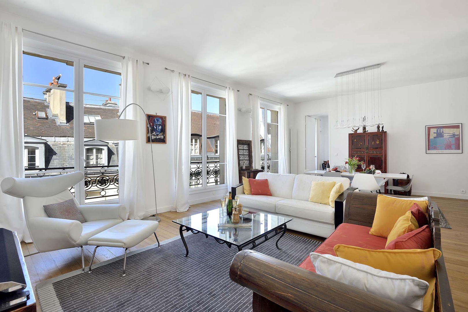 Welcome to the light-filled Pinot apartment in the Marais!
