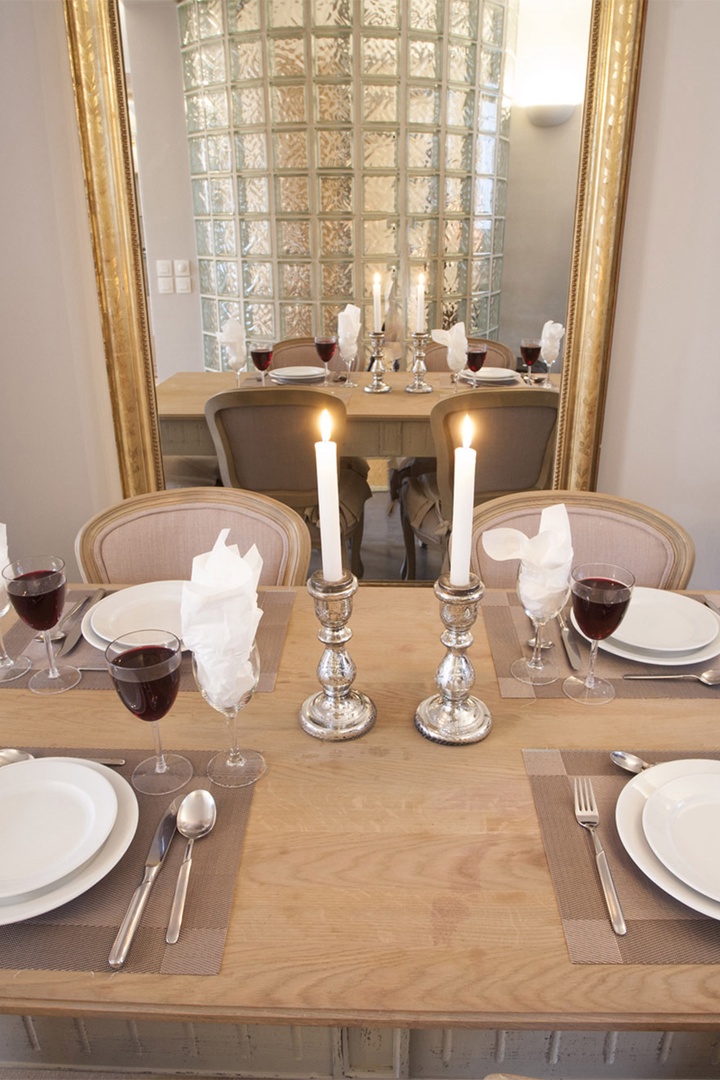 Comfortable dining area for six guests.