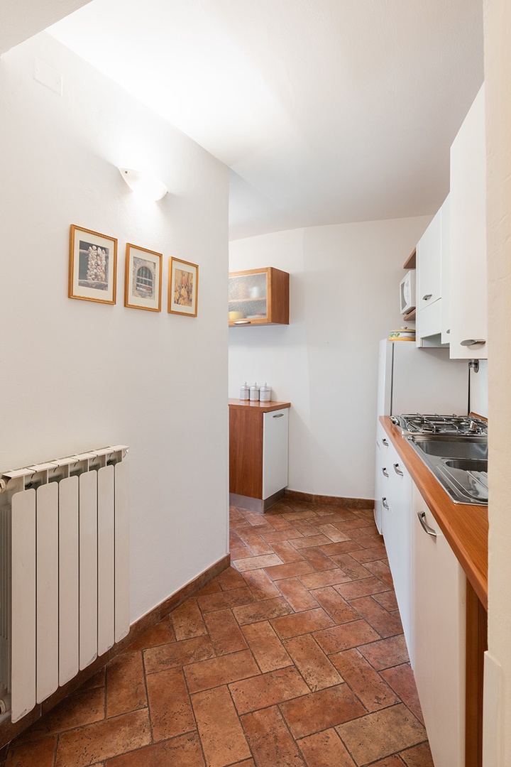 Well organized L-shaped kitchen.