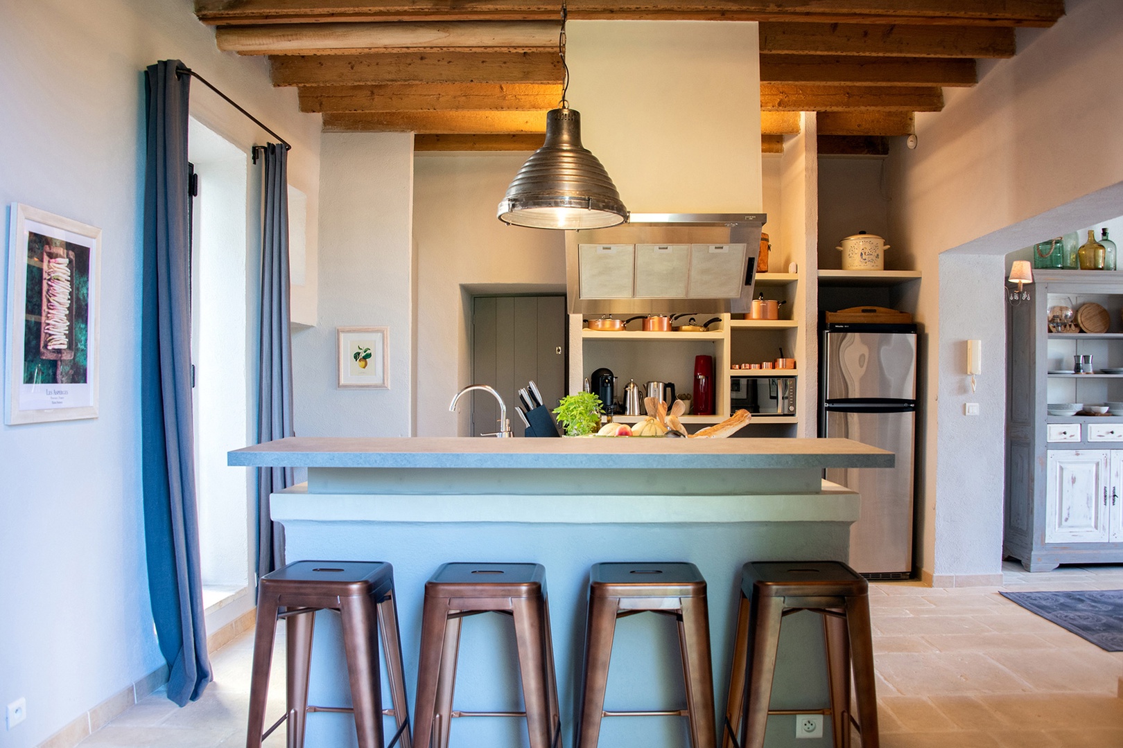 Cook together as a family or enjoy breakfast at the kitchen island.