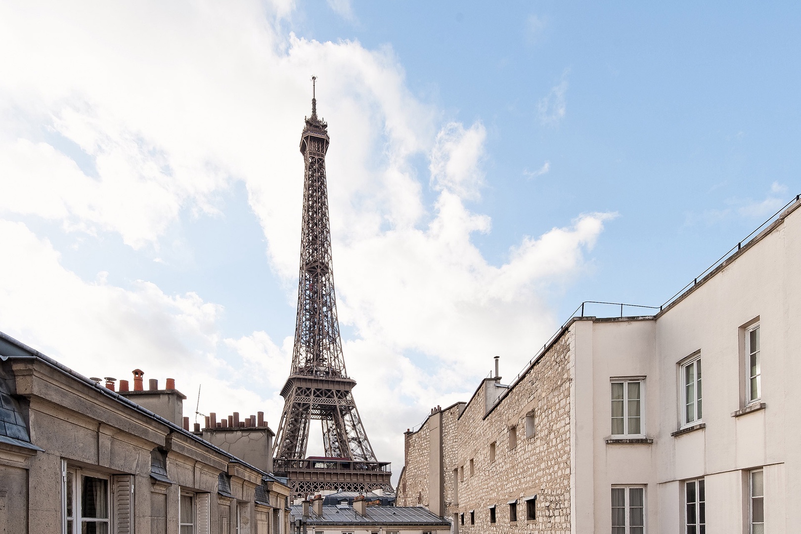 Pont Neuf- Paris by Linda Mccluskey