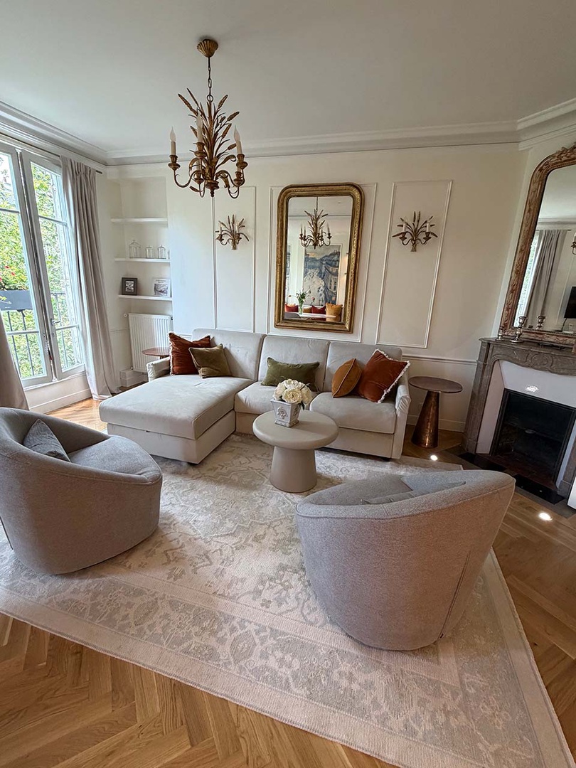 Beautifully designed living area for conversation and relaxing.
