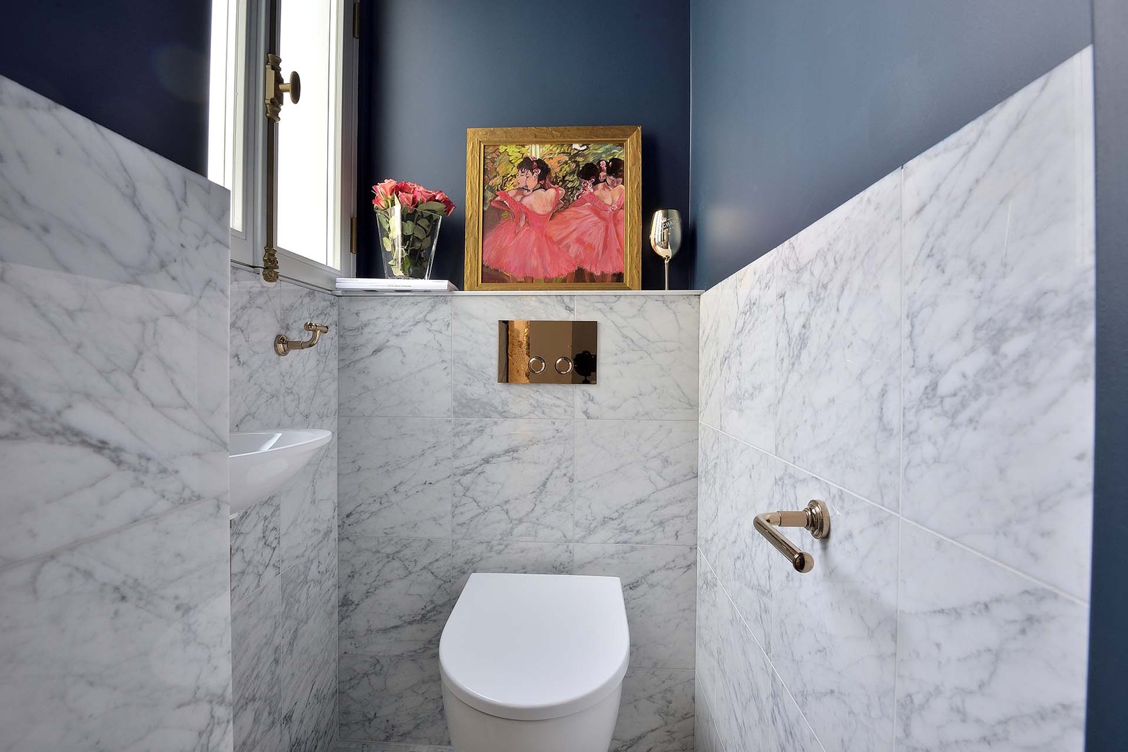 Toilet in separate room from bathroom 1.