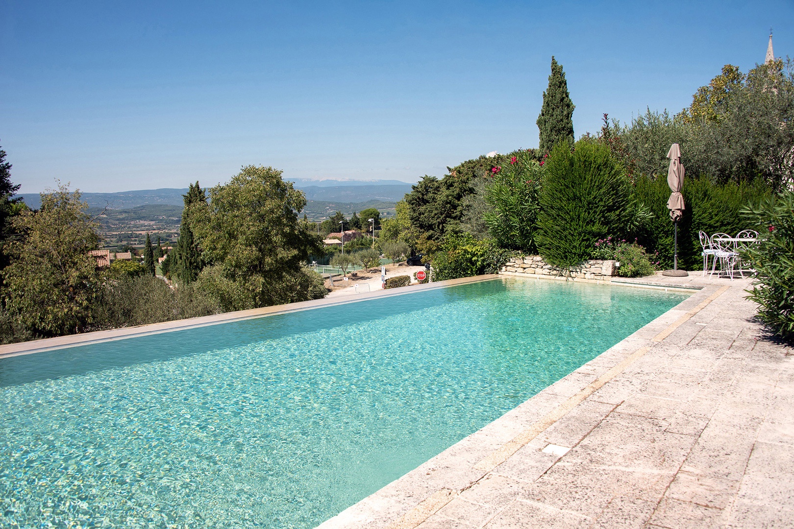 Welcome to Le Laurier-Rose Villa, a beautiful setting for your Provence holiday!