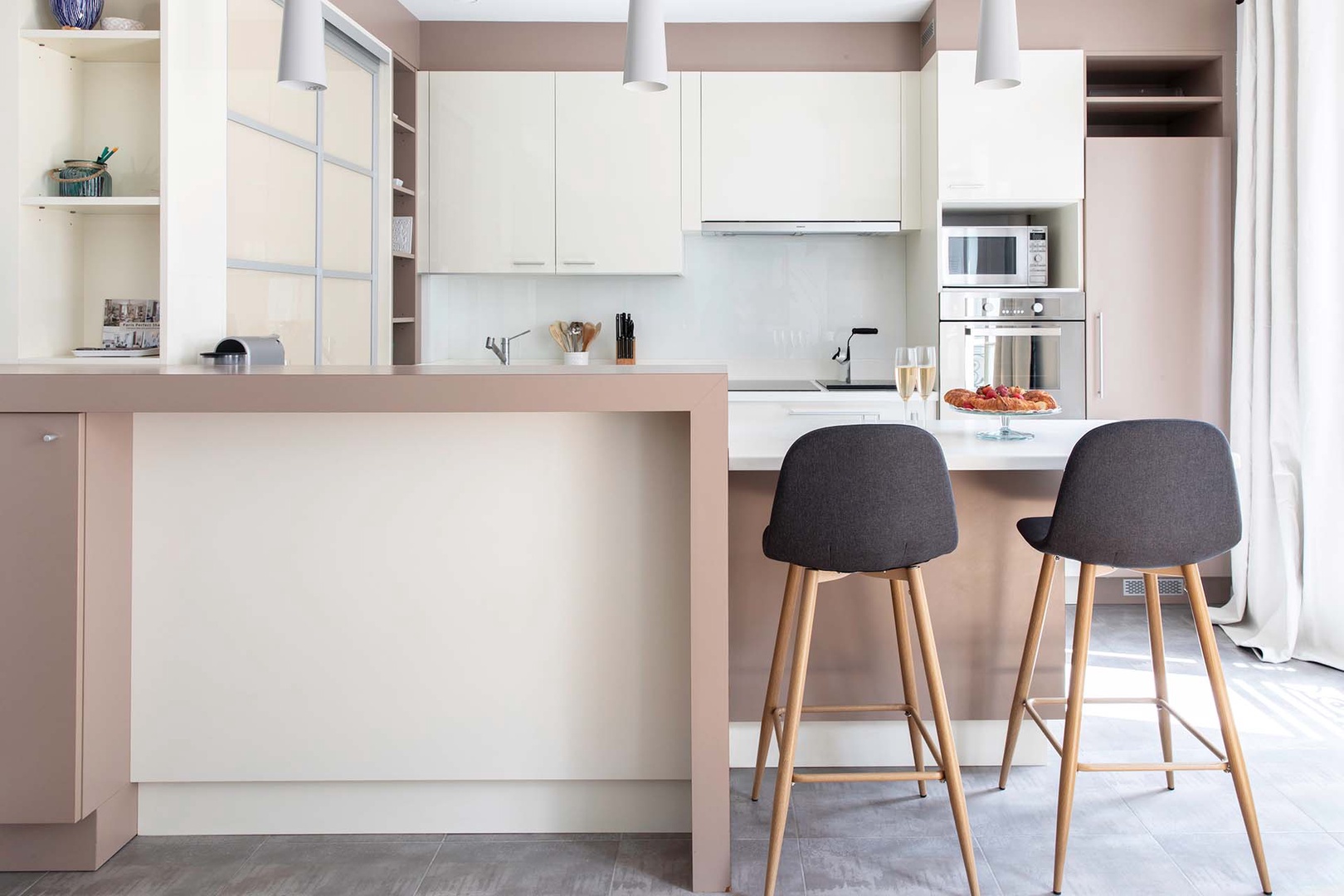 The eat-in kitchen is ideal when you are on the go.