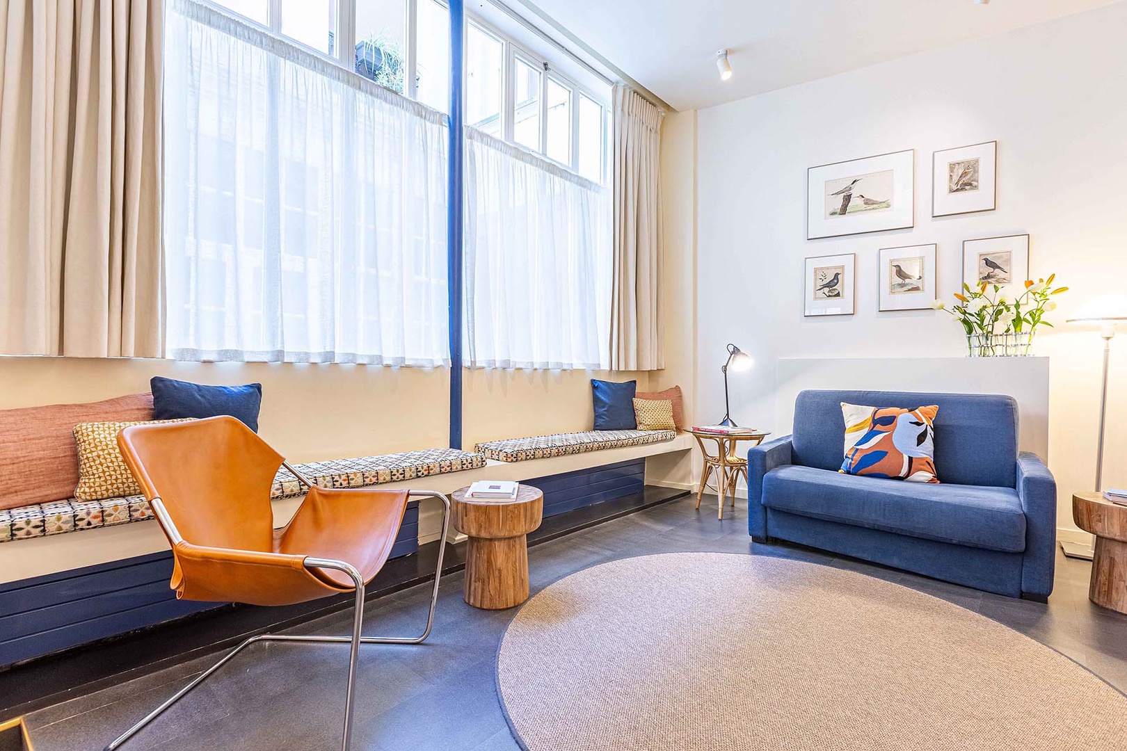 A bright welcome to the Lillet in the heart of the Marais!