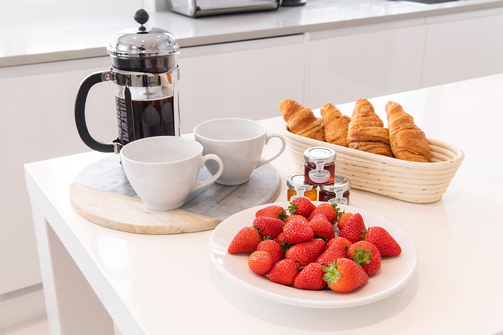Start your days in London with a relaxed breakfast.