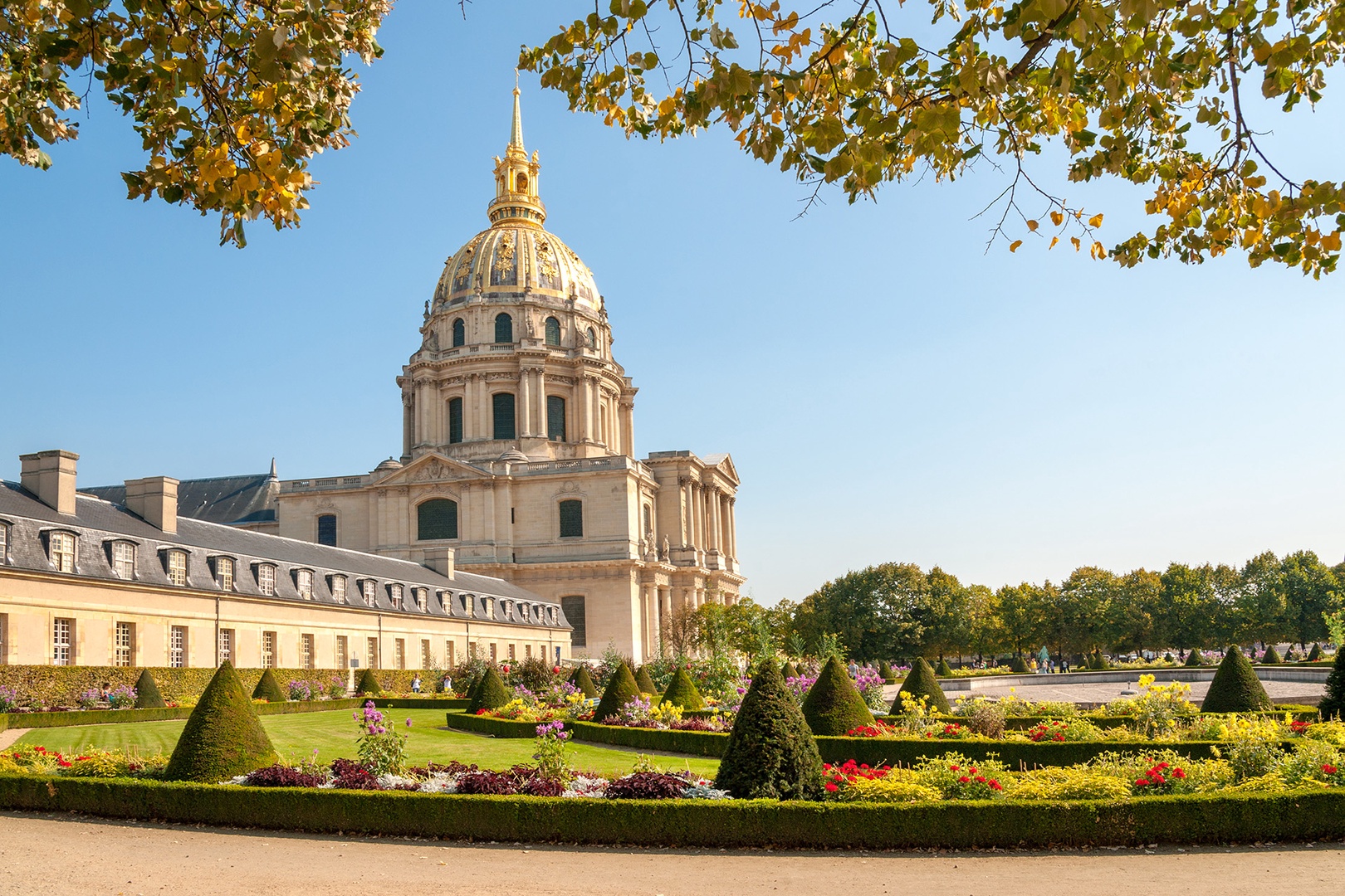 Historic Les Invalides is located nearby.