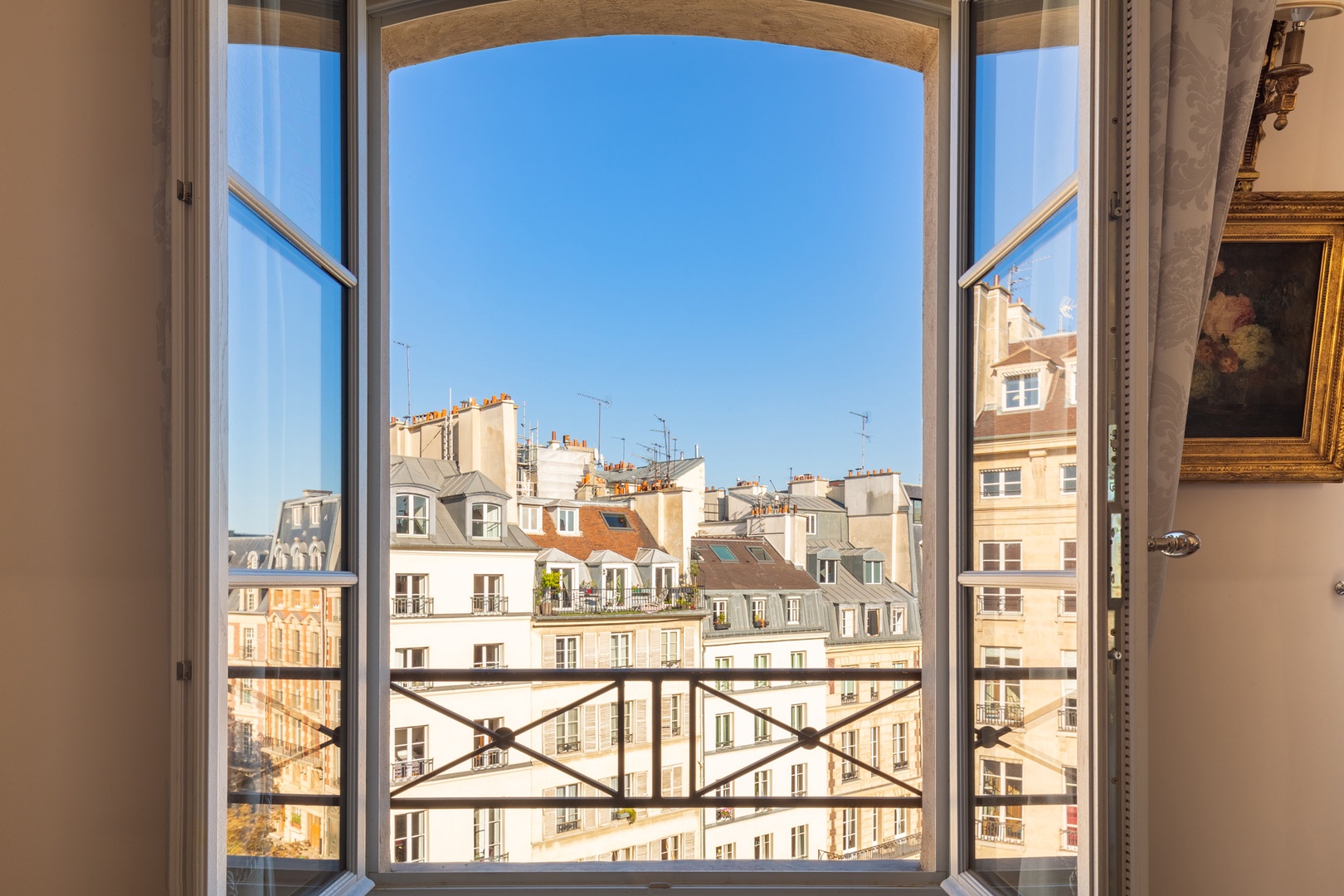 Beautiful views of Plauce Dauphine from your living room
