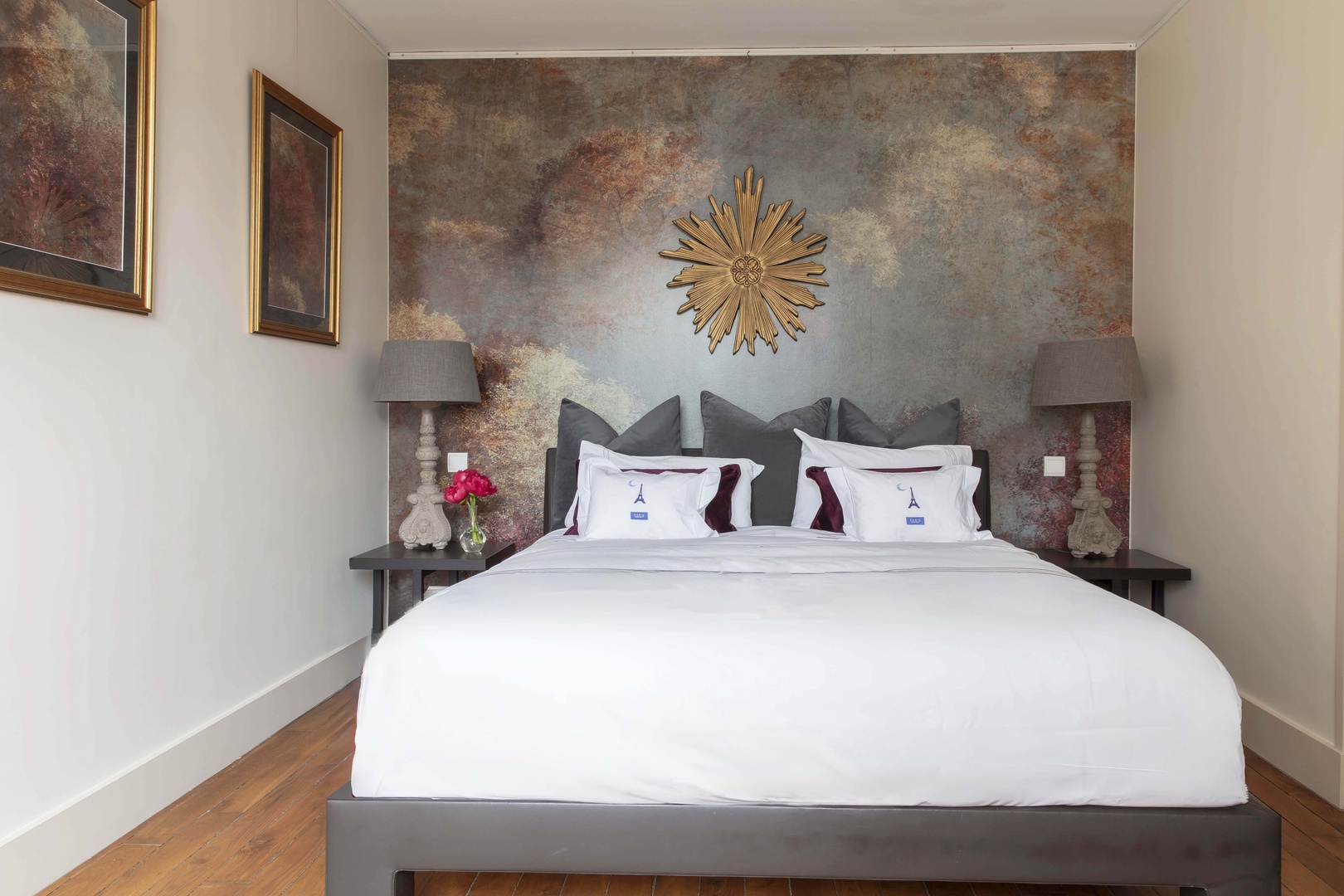 One bedroom apartment with a sofa bed in the living area can accommodate 4 guests.