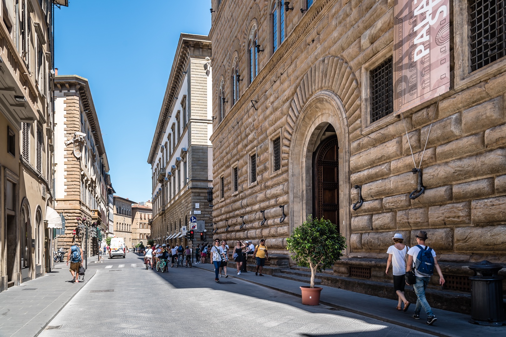 Elegant shopping along Via de' Tornabuoni.