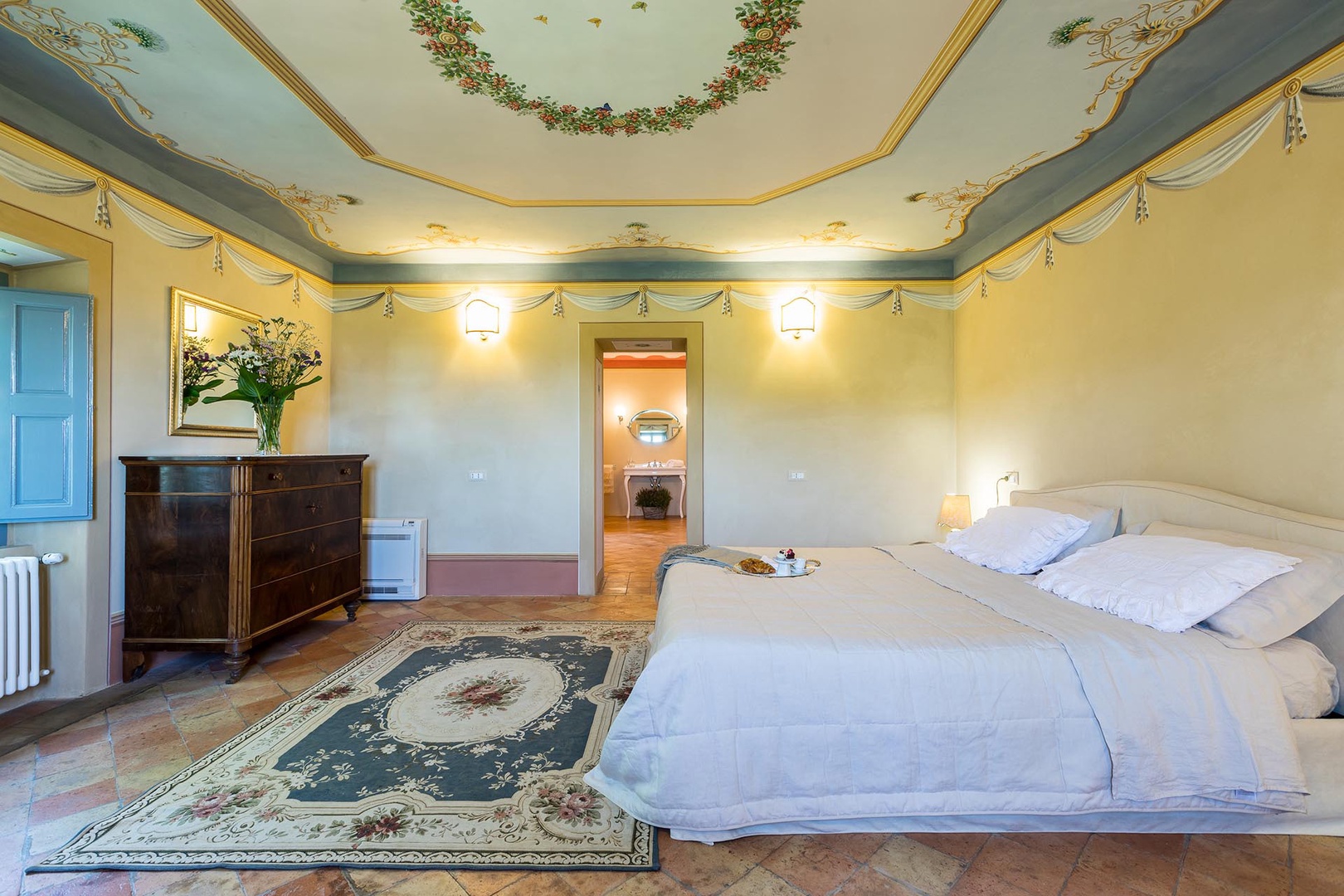 Large bedroom 1 with en suite bathroom.