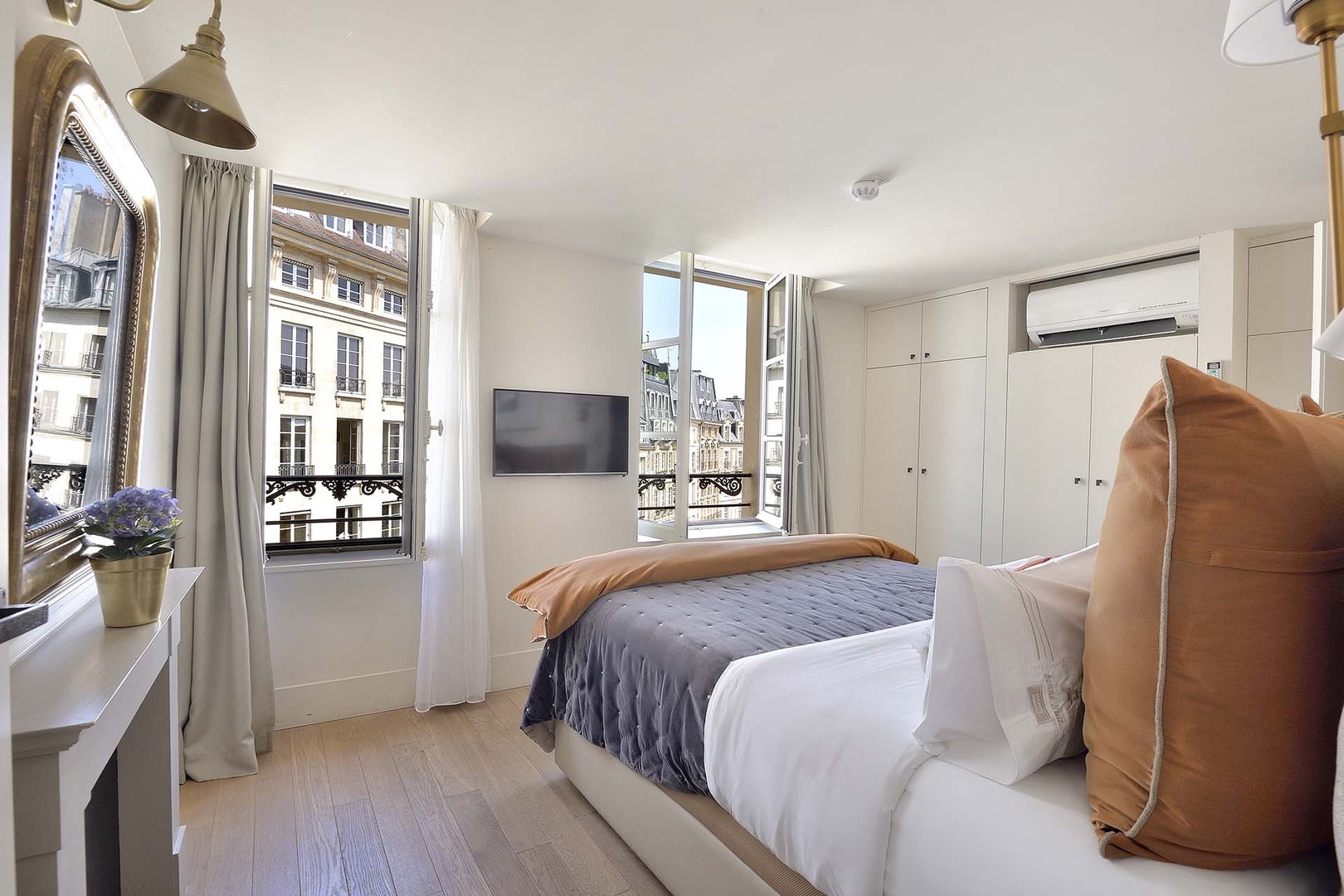 The bedroom overlooks Place Dauphine