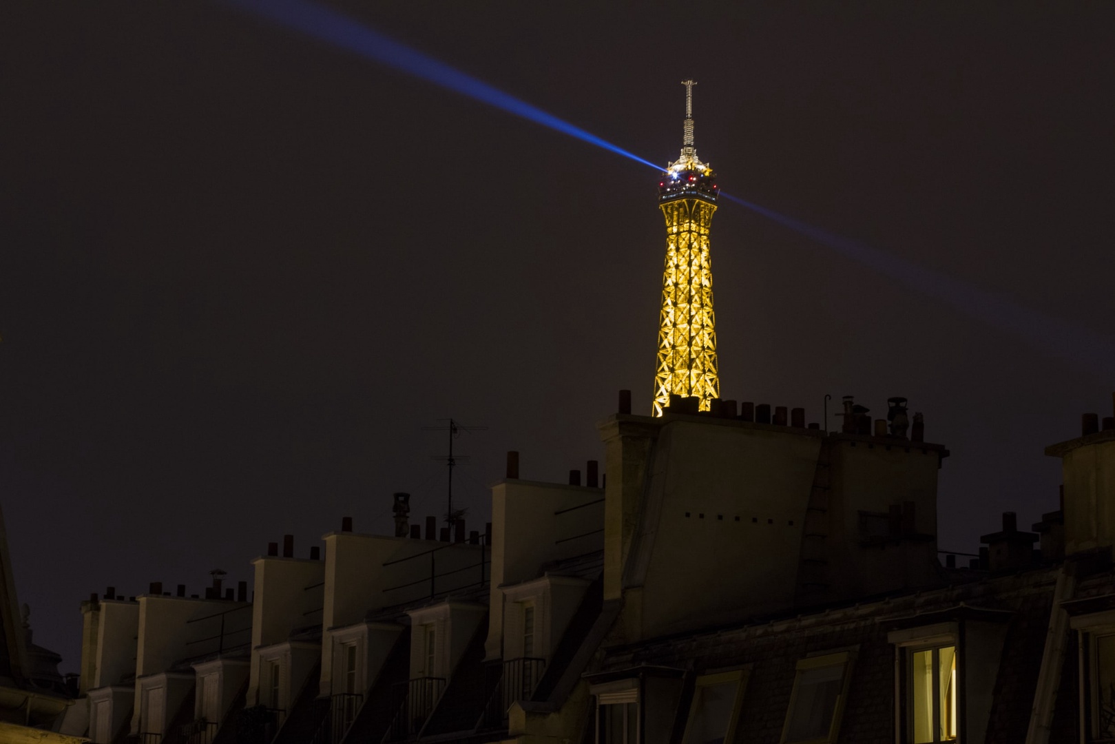 The apartment offers magical views of the Eiffel Tower in the evening.
