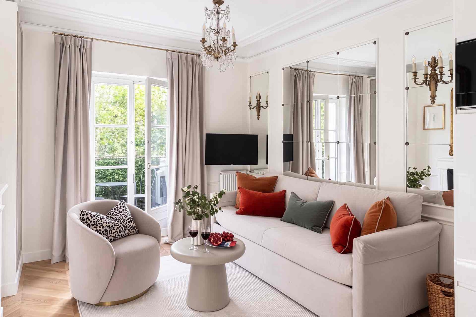 Feel right at home in the elegant Calvados apartment.