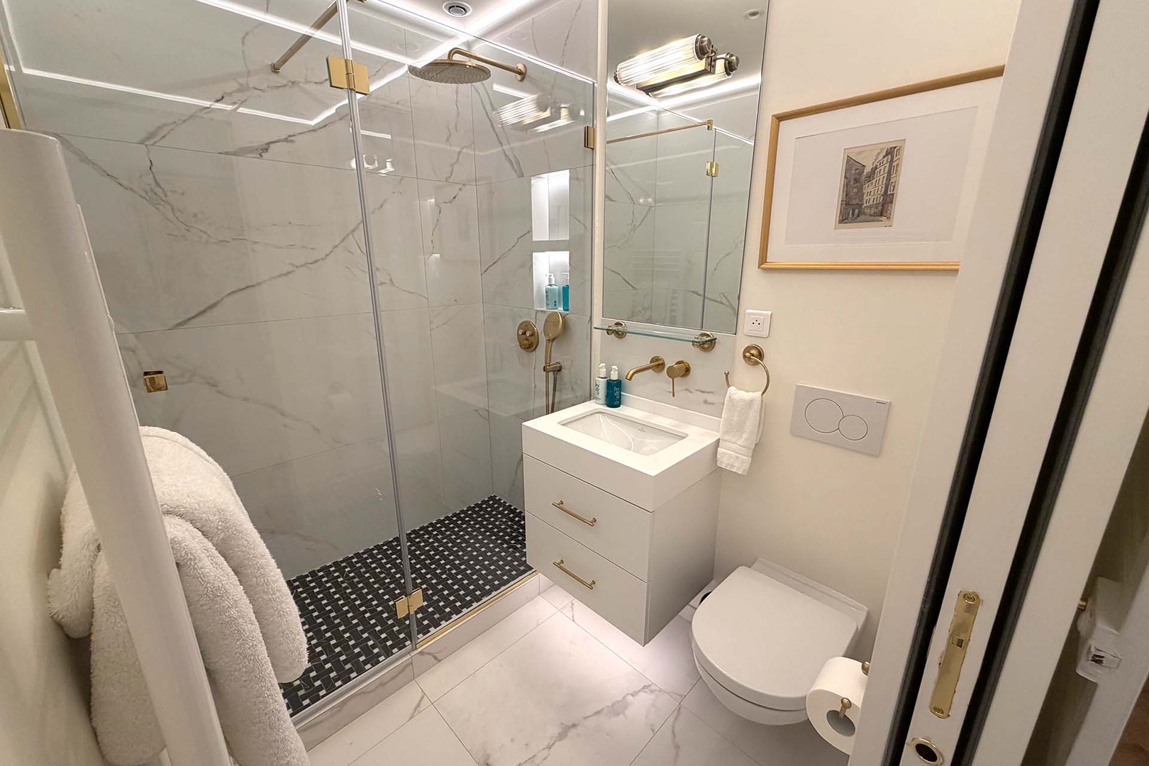 Shower with fixed and flexible showerheads in bathroom 1.