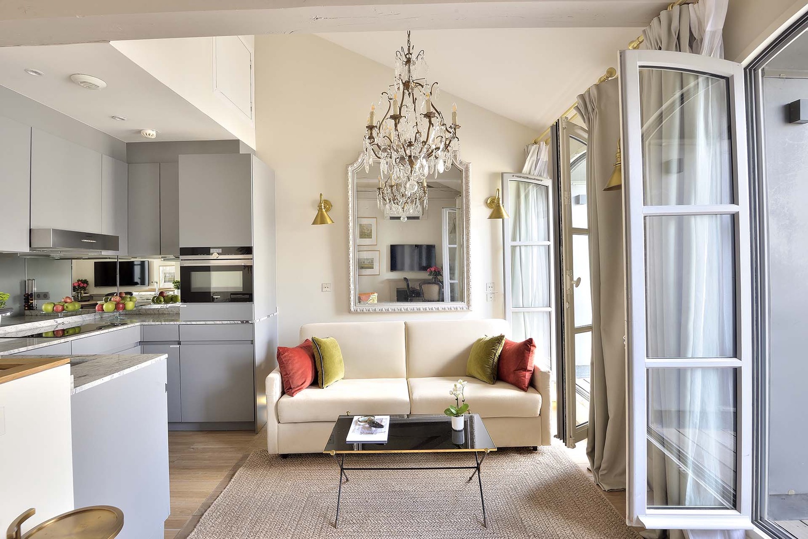 The beautiful crystal chandelier adds a touch of glamour.