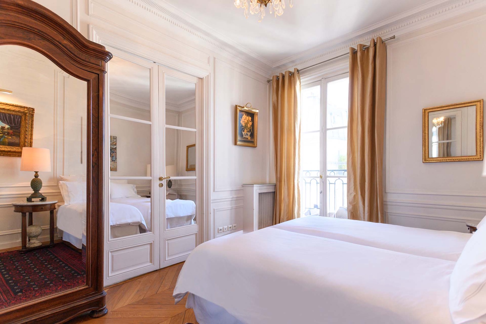 Beds can be split into two separate beds or made up as one bed.