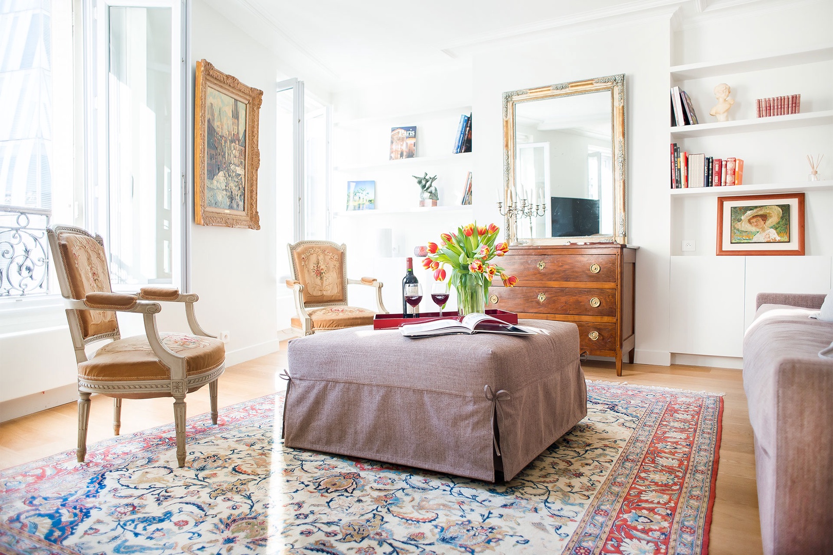 Relax in the large open living room at Saint-Bris.