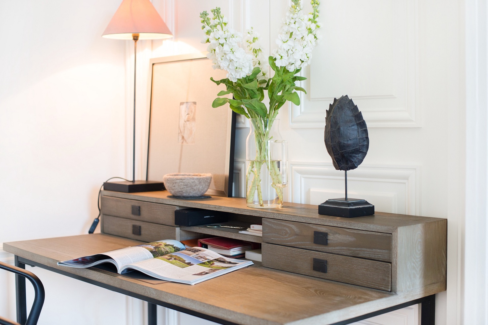 Browse French magazines in this charming desk alcove.