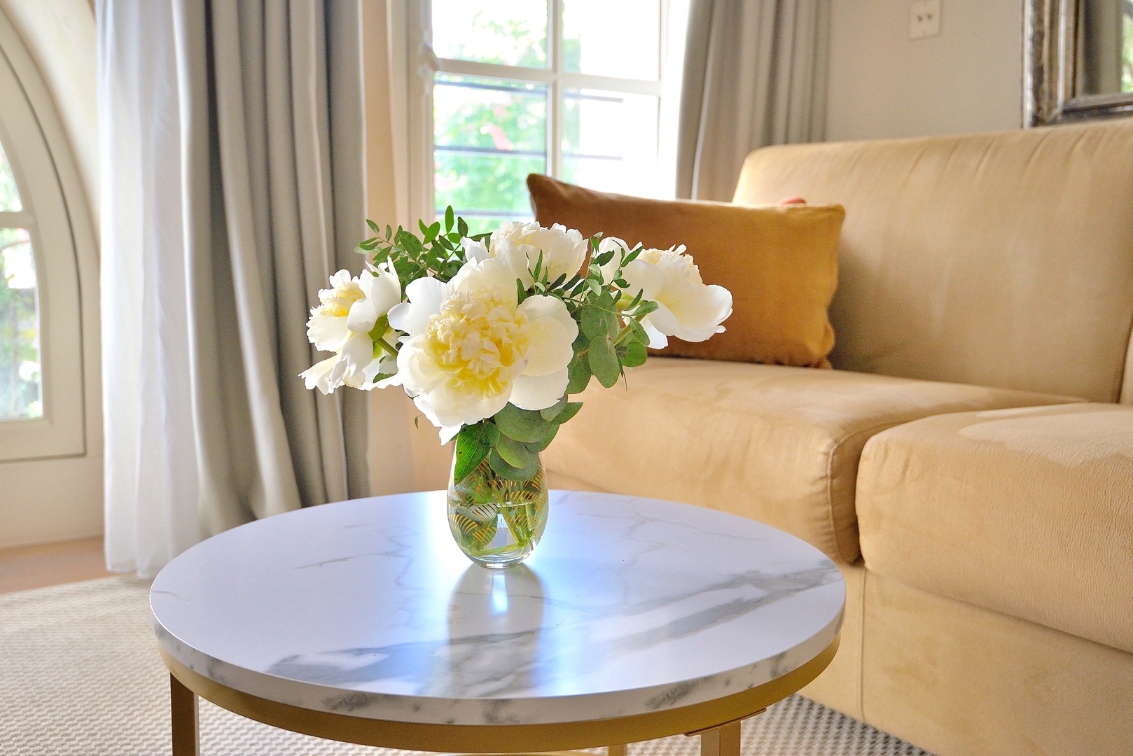 Enjoy a charming stay overlooking Place Dauphine!