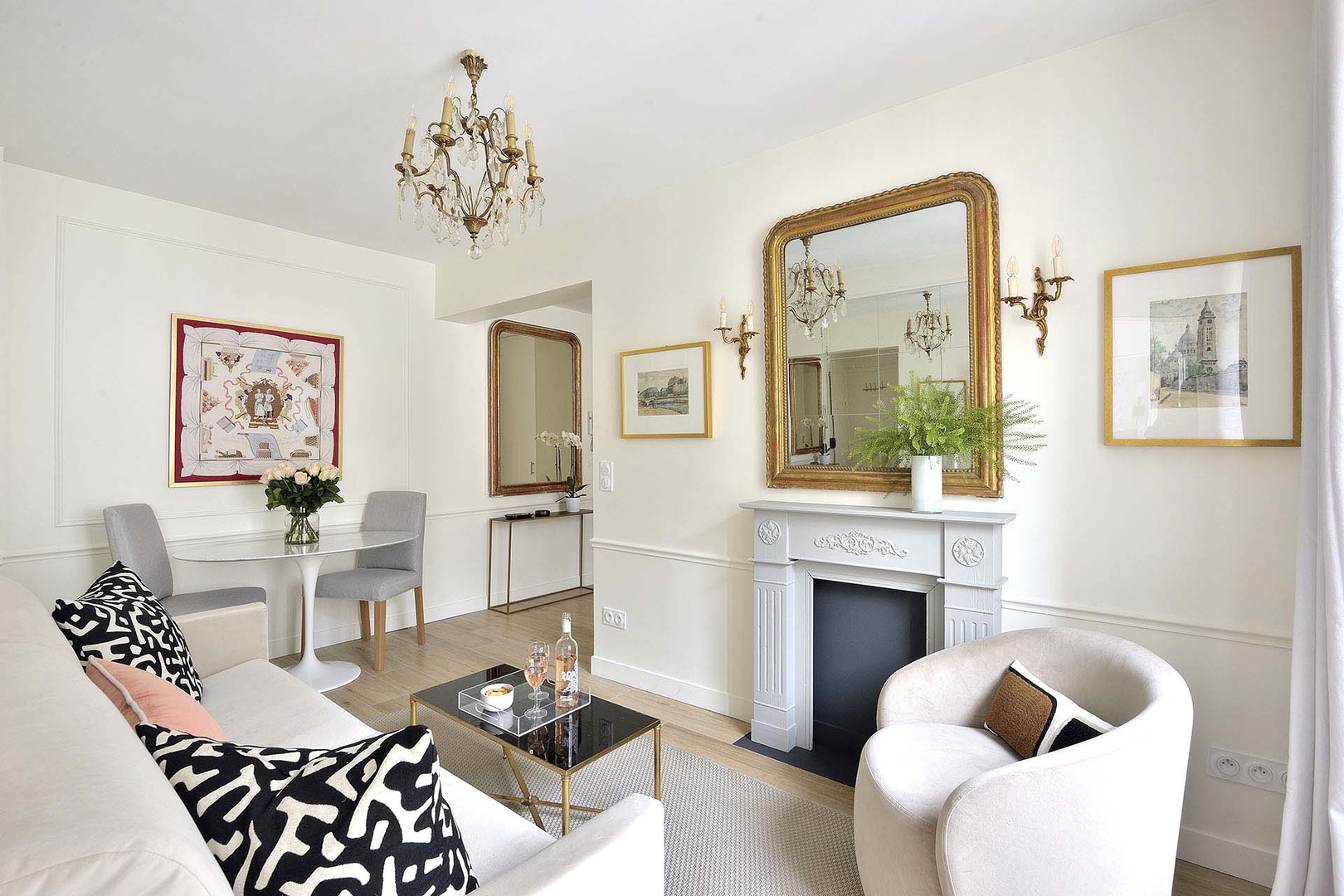 Lovely open plan design with dining area.