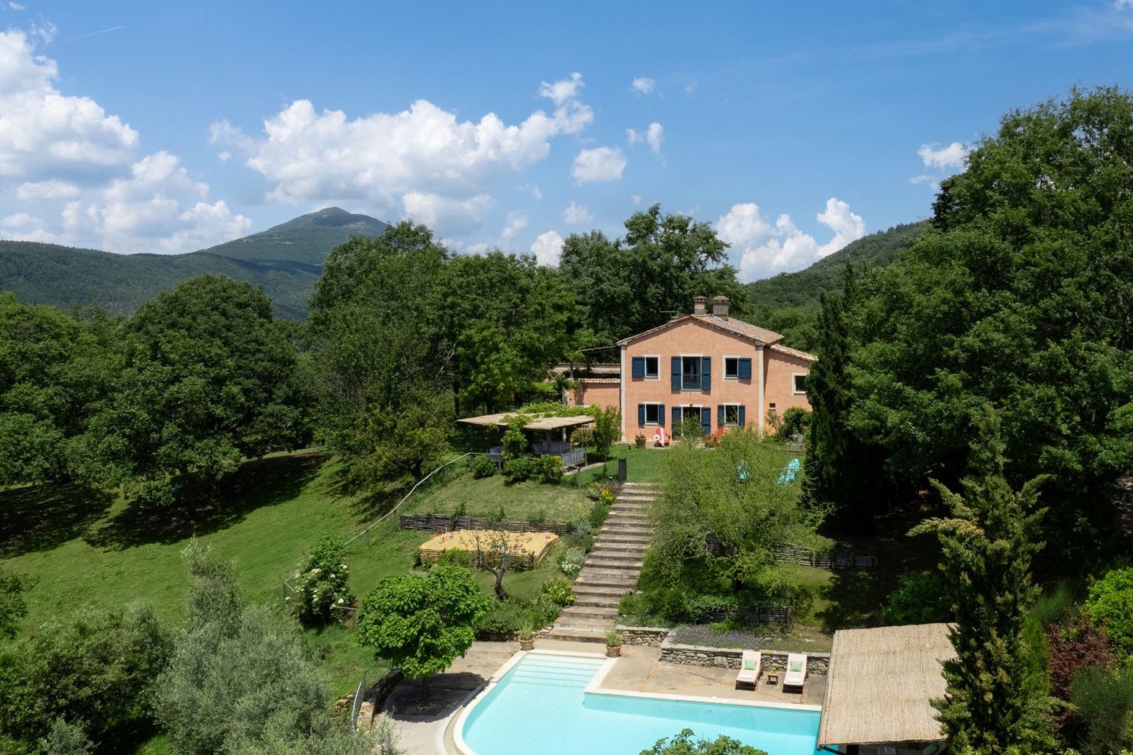 Beautiful Villa on a hilltop with swimming pool