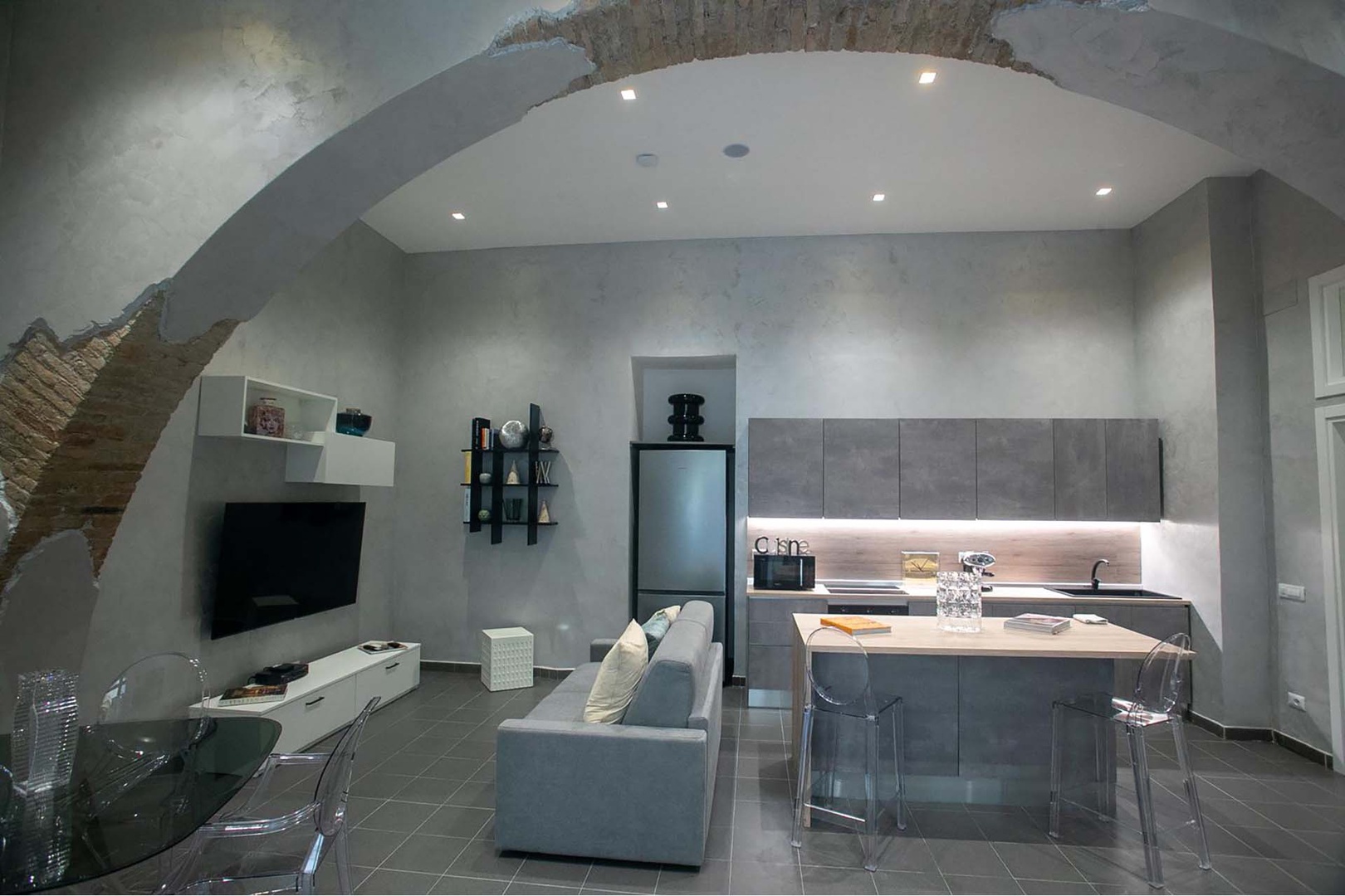 Beautiful arch over the open plan living area.