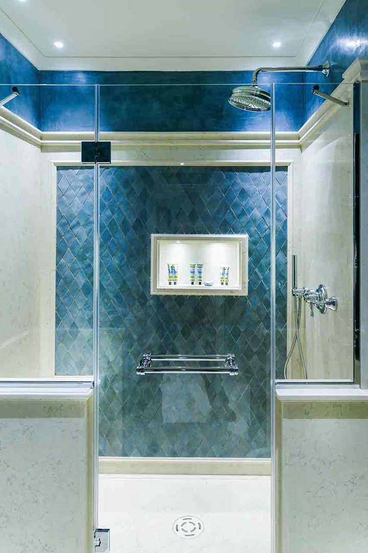 Luxurious shower in bathroom 2.