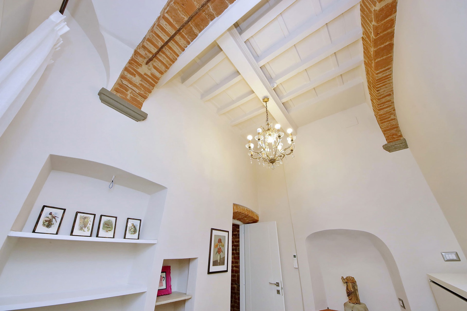 High ceilings create a wonderful sense of space.