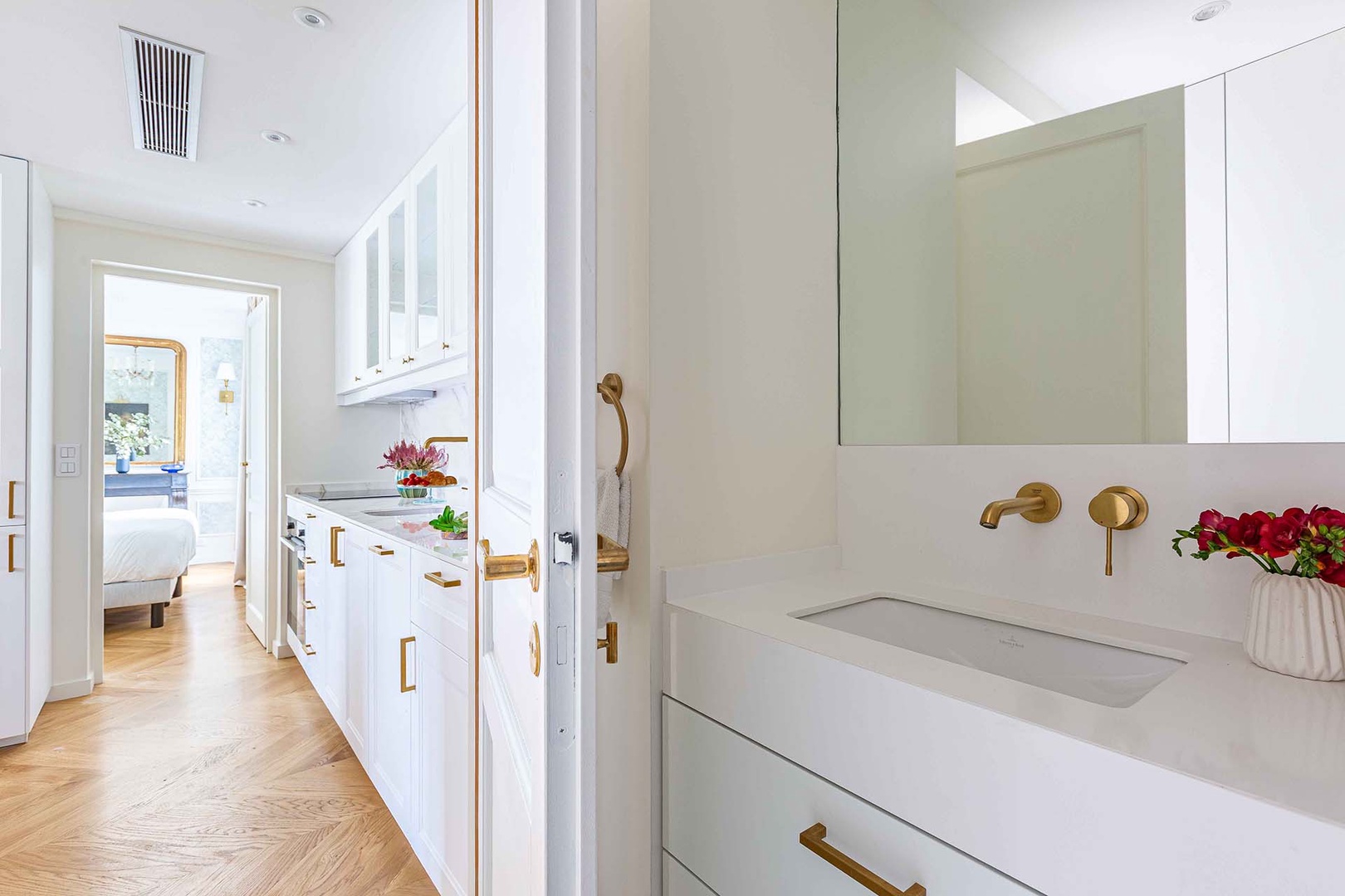 Full second bathroom makes this a comfortable stay.